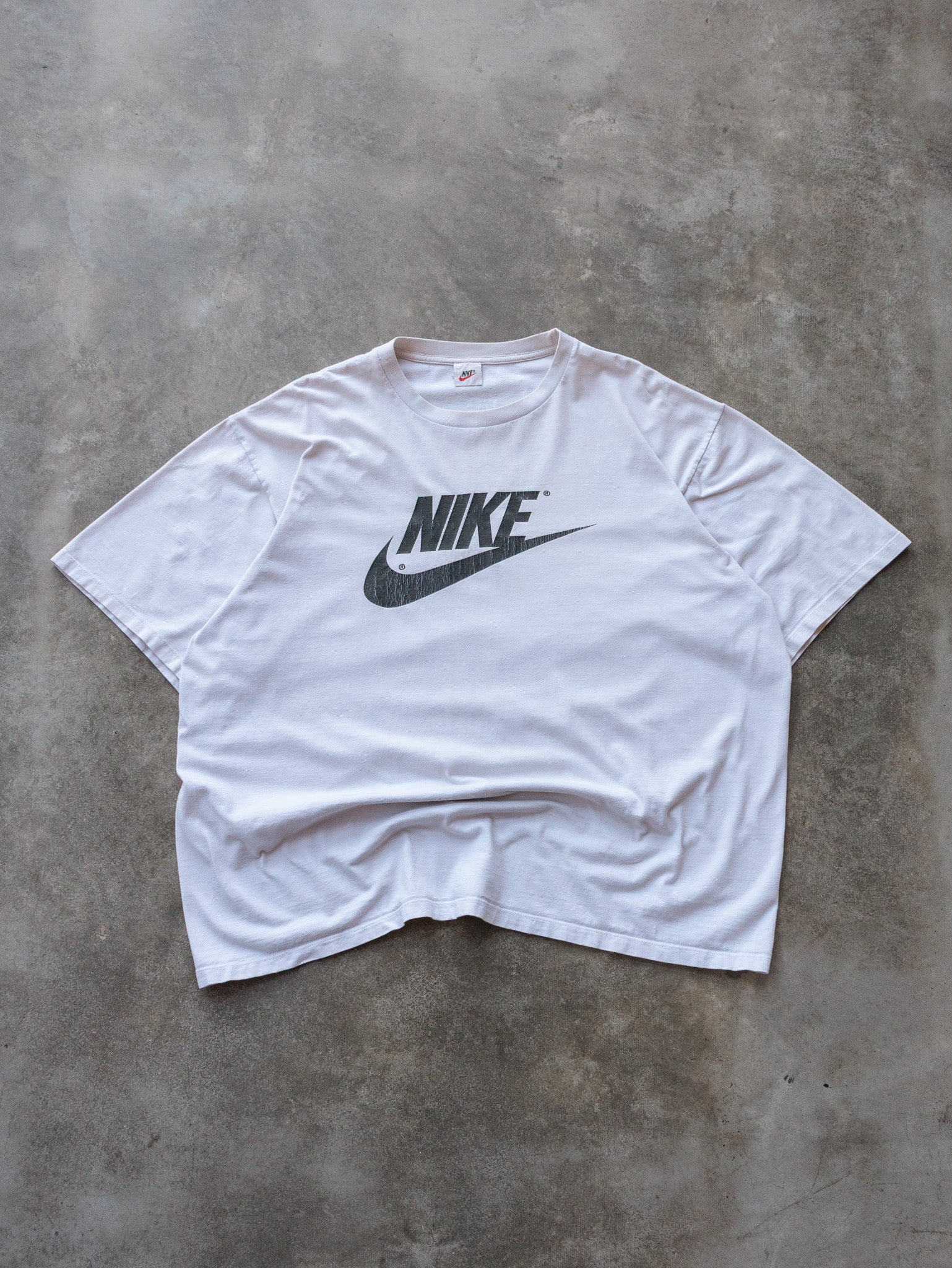 Vintage 90s White Nike Tee (-)