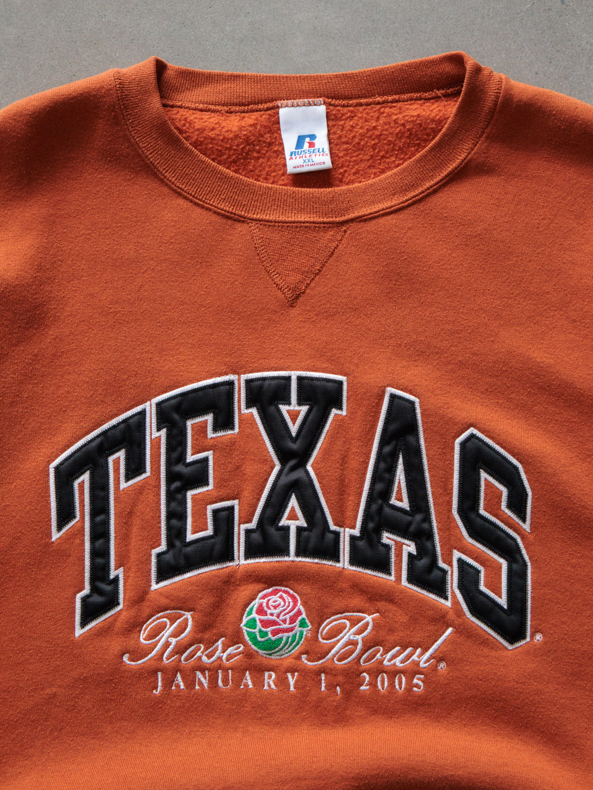 Vintage 2005 Orange Russell Athletic Texas Sweatshirt (2XL)