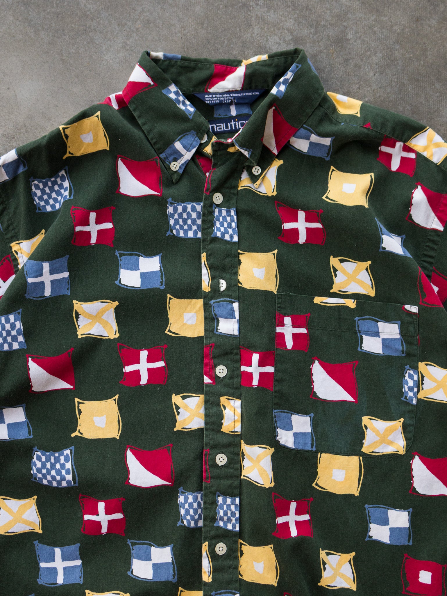 Vintage 90s Green Nautica Nautical Flag Print Short Sleeve Shirt (L)