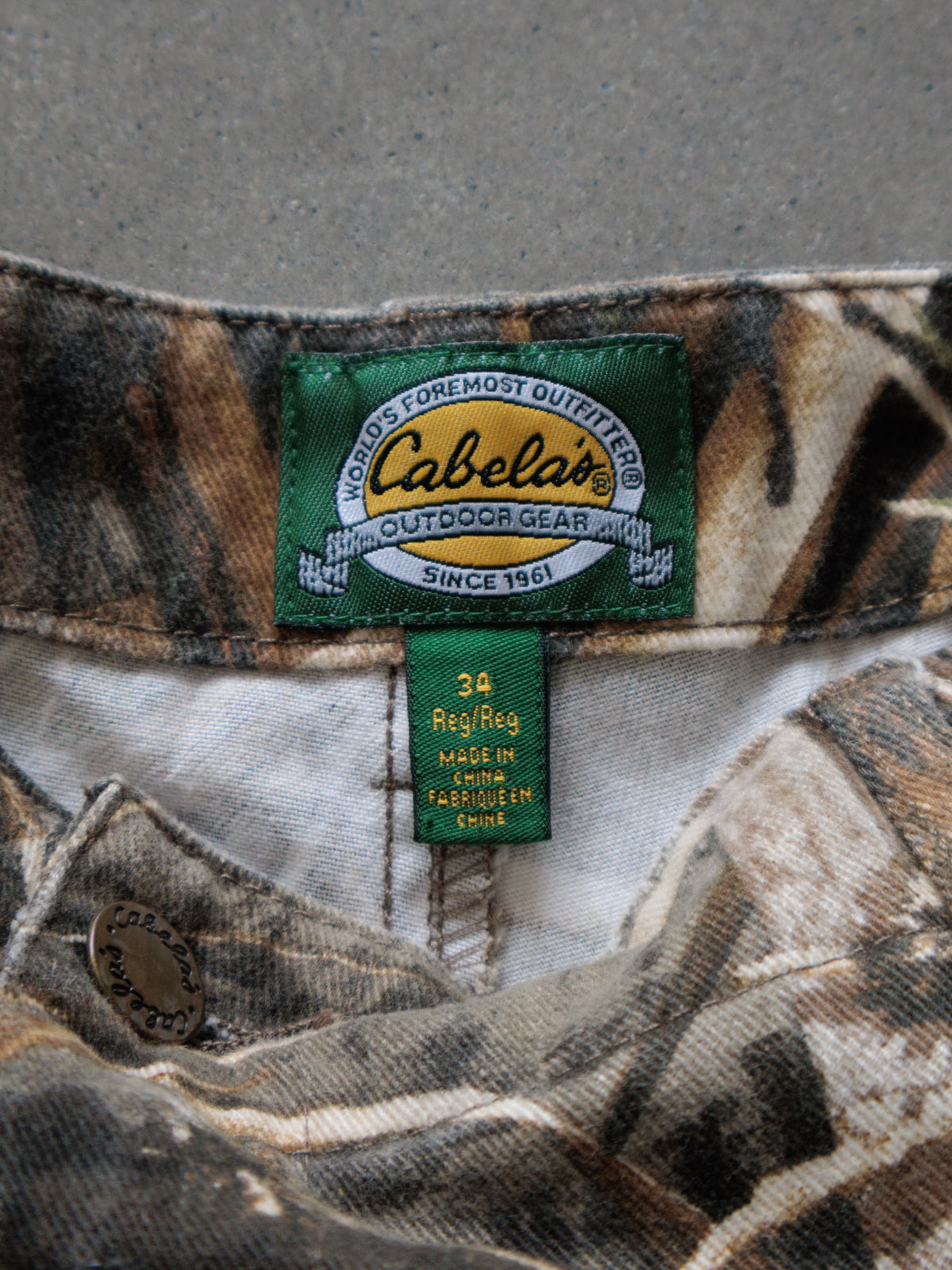 Vintage 00s Brown Camo Cabela's Cargo Pants (W34)