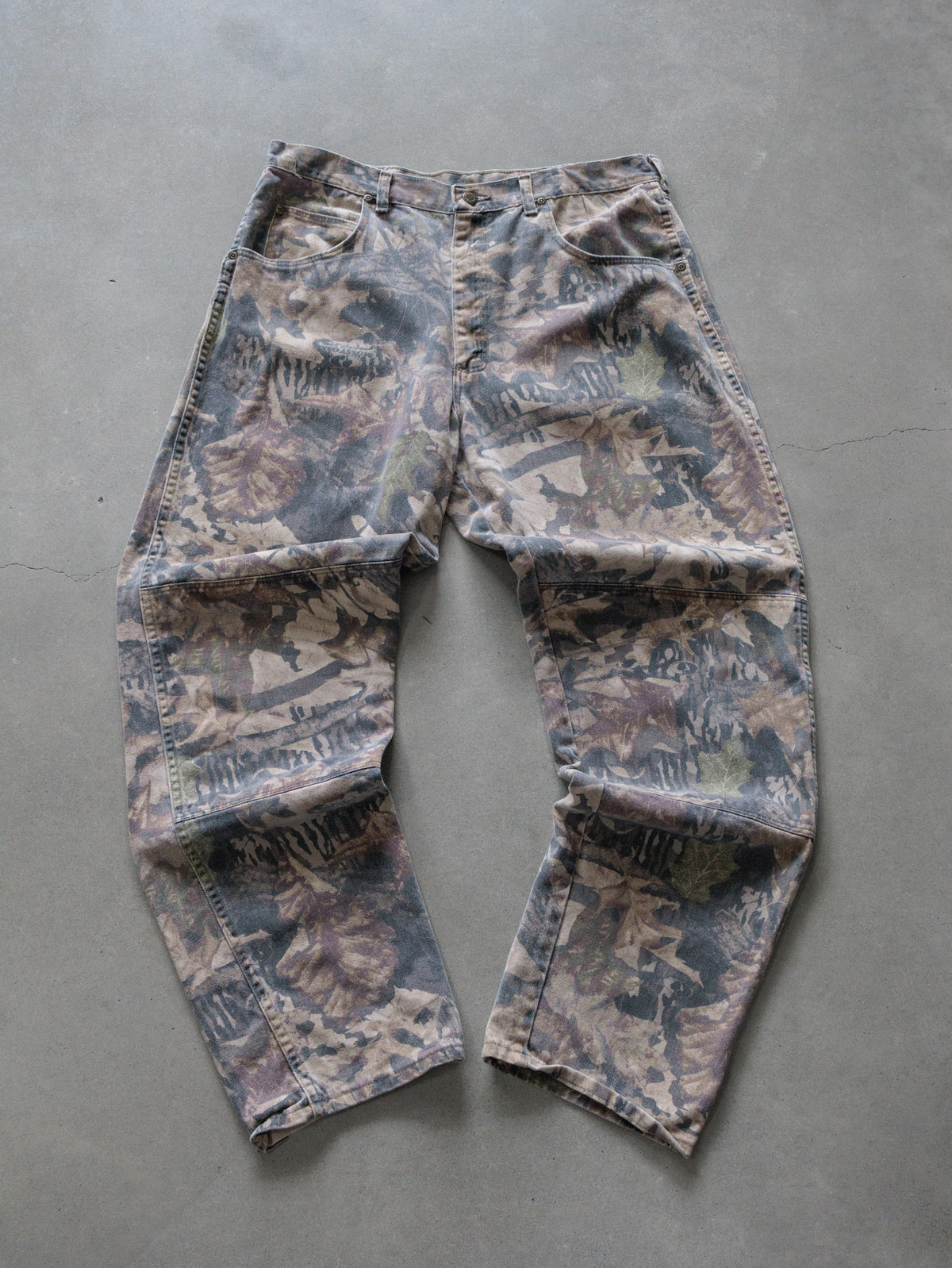 Vintage 90s Brown Mossy Oak Camo Wrangler Pants (-)