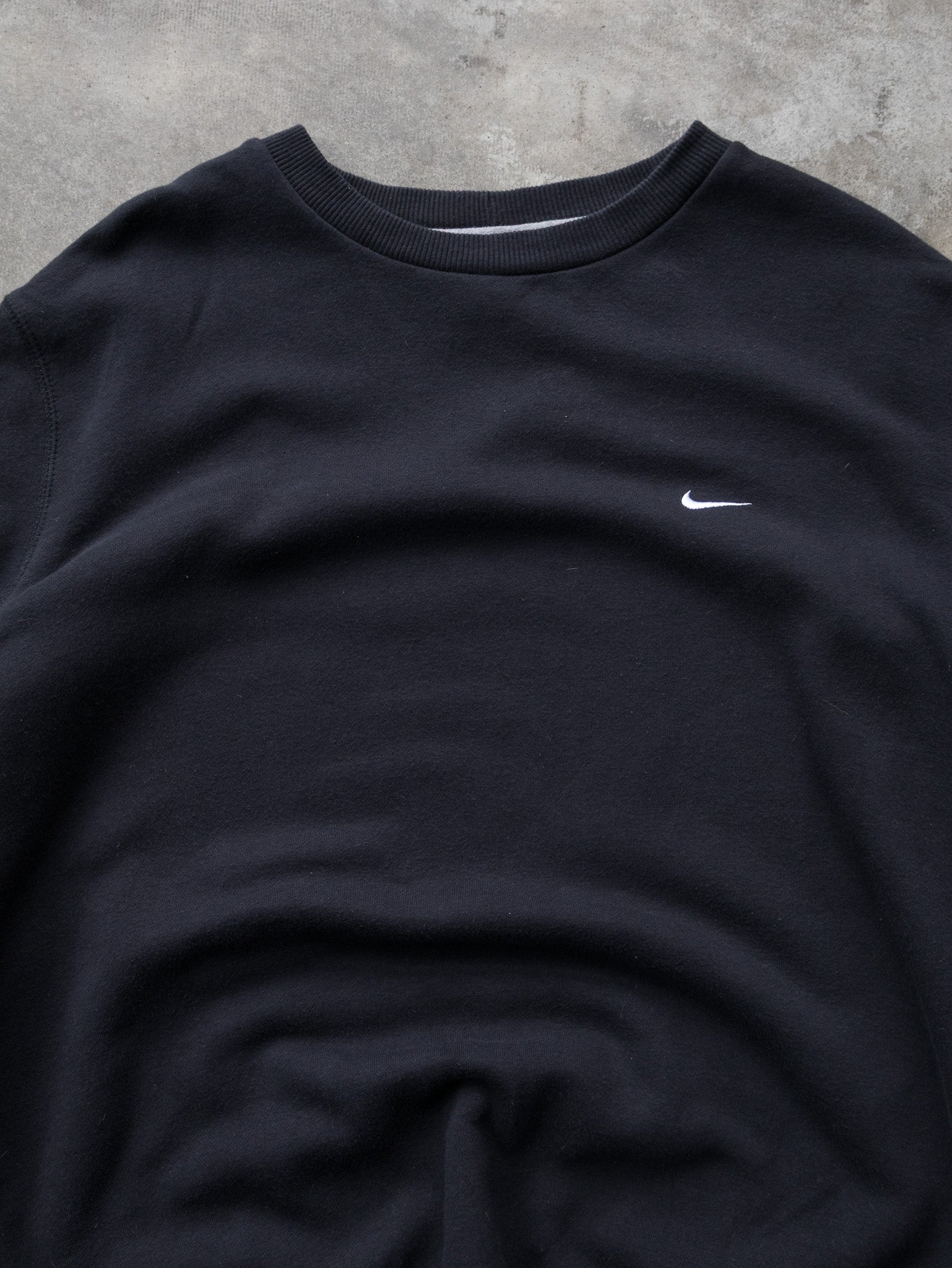 Vintage 00s Black Nike Swoosh Sweatshirt (2XL)