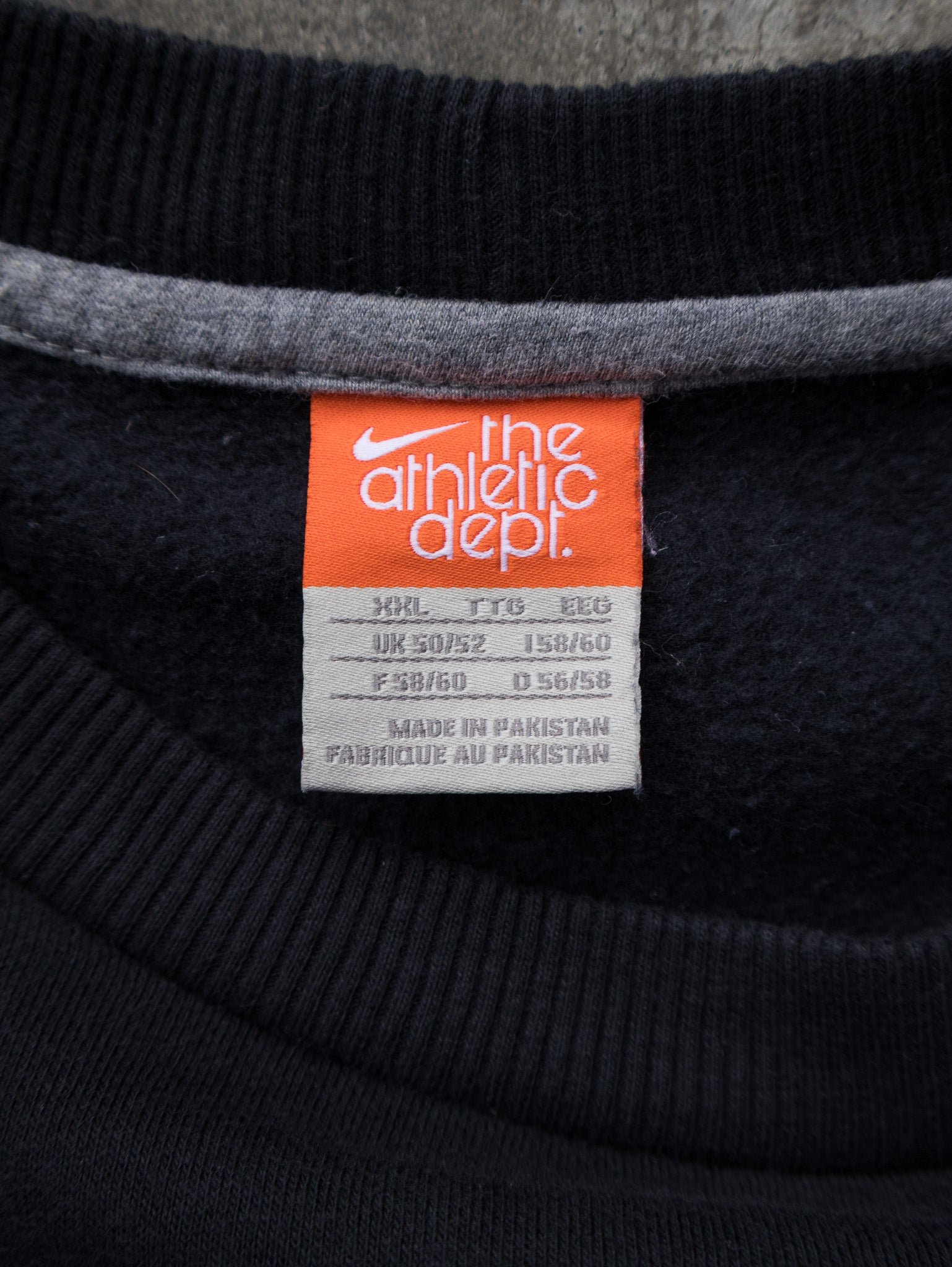 Vintage 00s Black Nike Swoosh Sweatshirt (2XL)