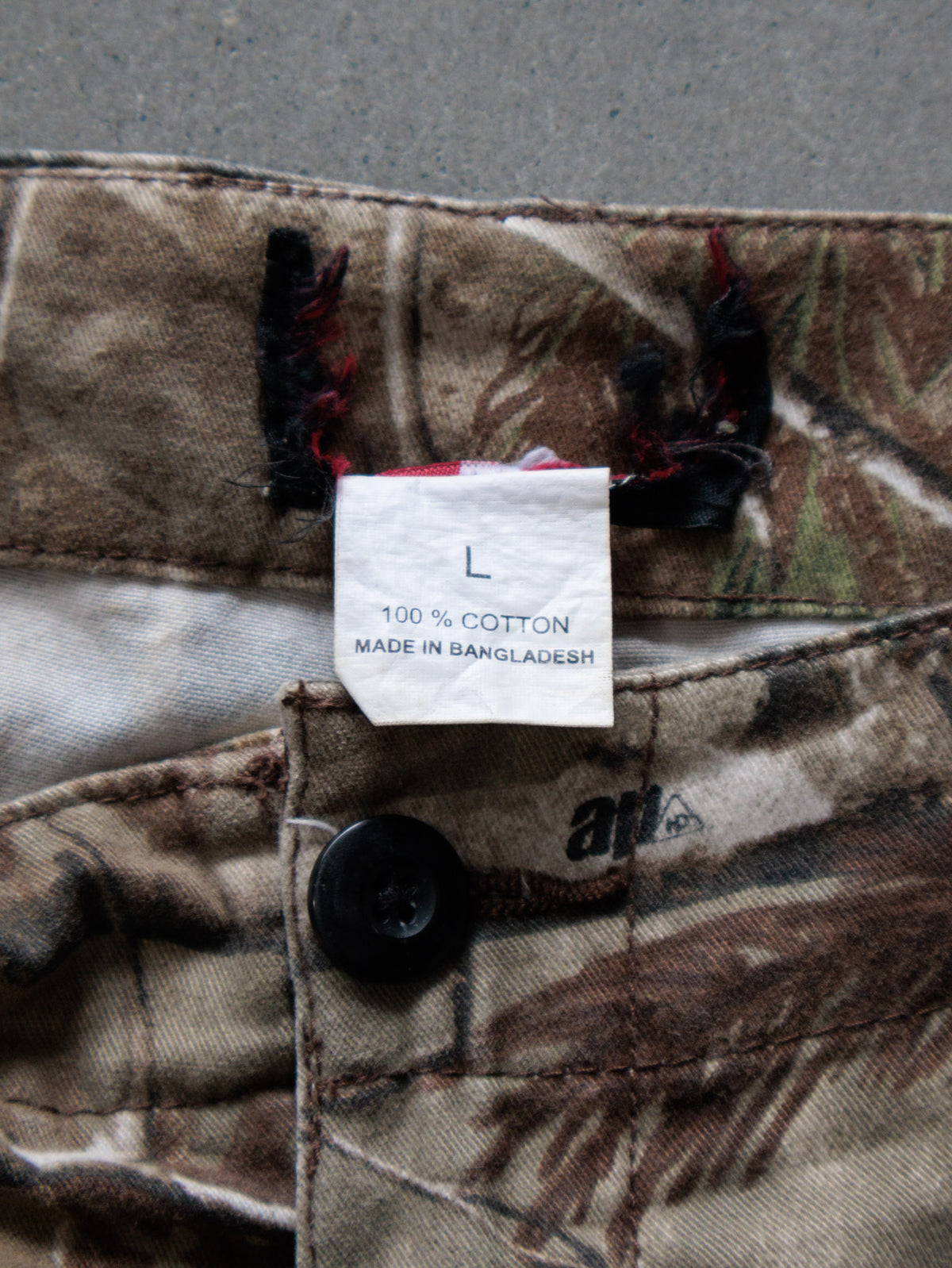 Vintage Realtree Camo Cargo Pants (L)