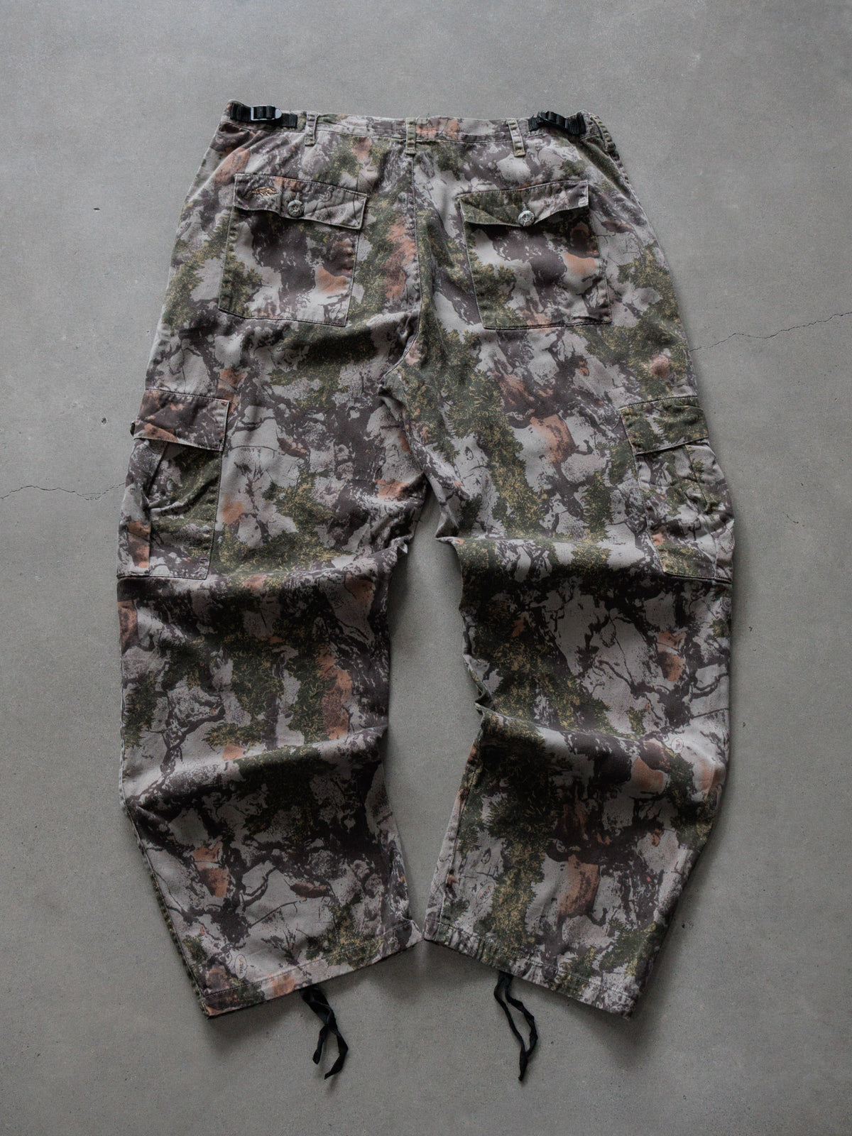 Vintage 00s Grey Camo Natural Gear Cargo Pants (L)