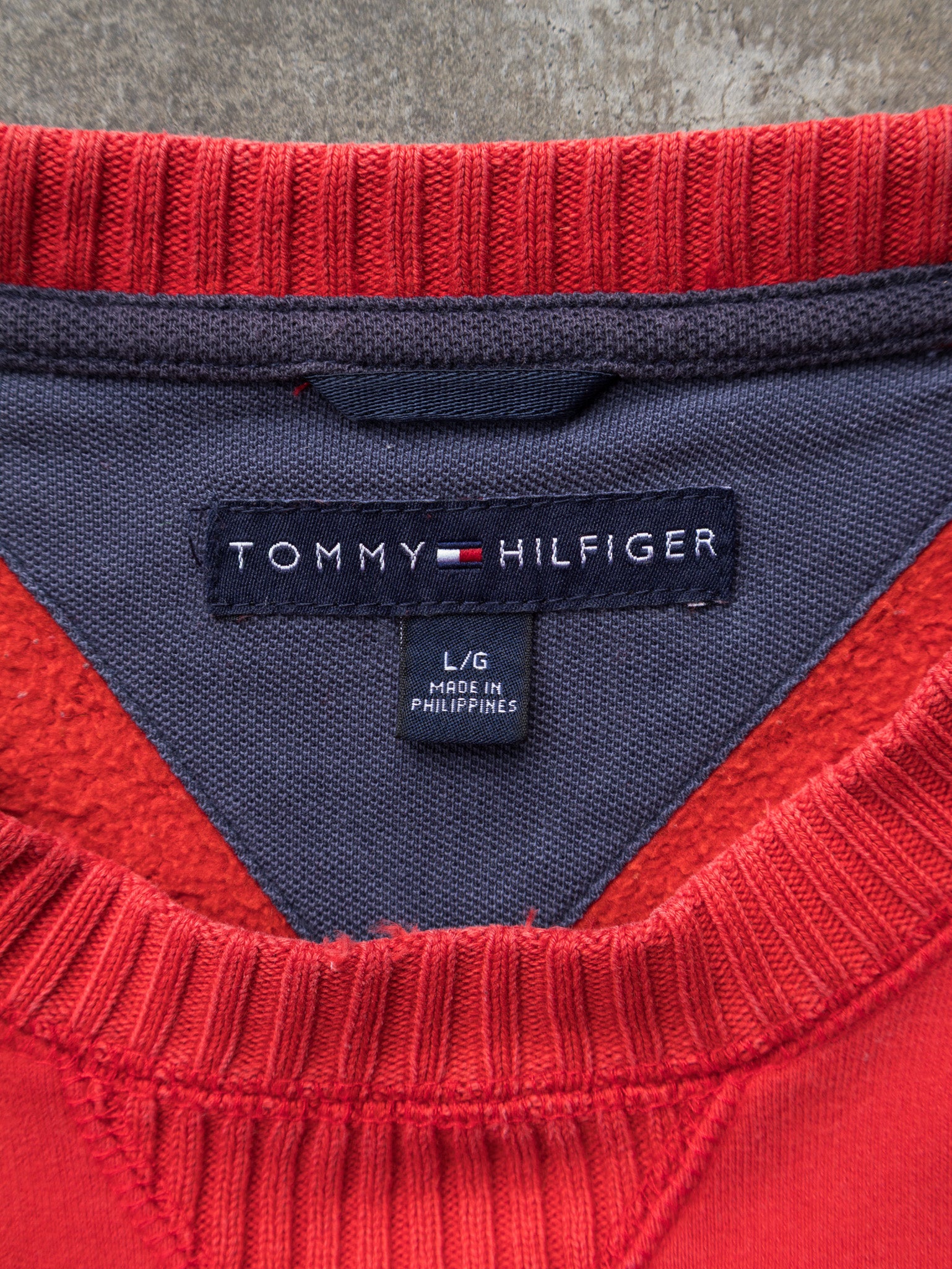 Vintage 00s Red Tommy Hilfiger Spell Out Sweatshirt (L)