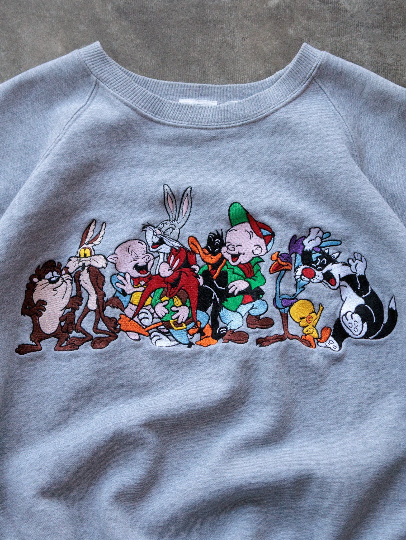 Vintage 90s Grey Looney Tunes Characters Sweatshirt (L)