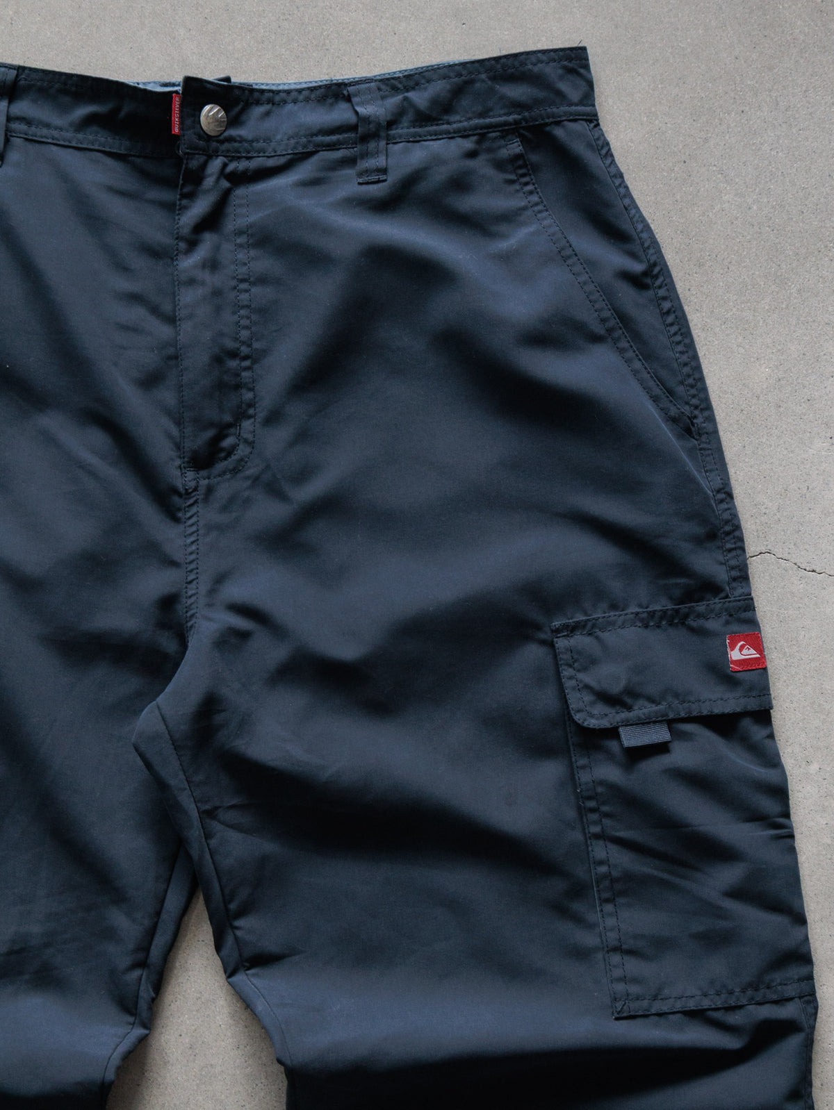 Vintage 00s Black Quiksilver Cargo Pants (W34)