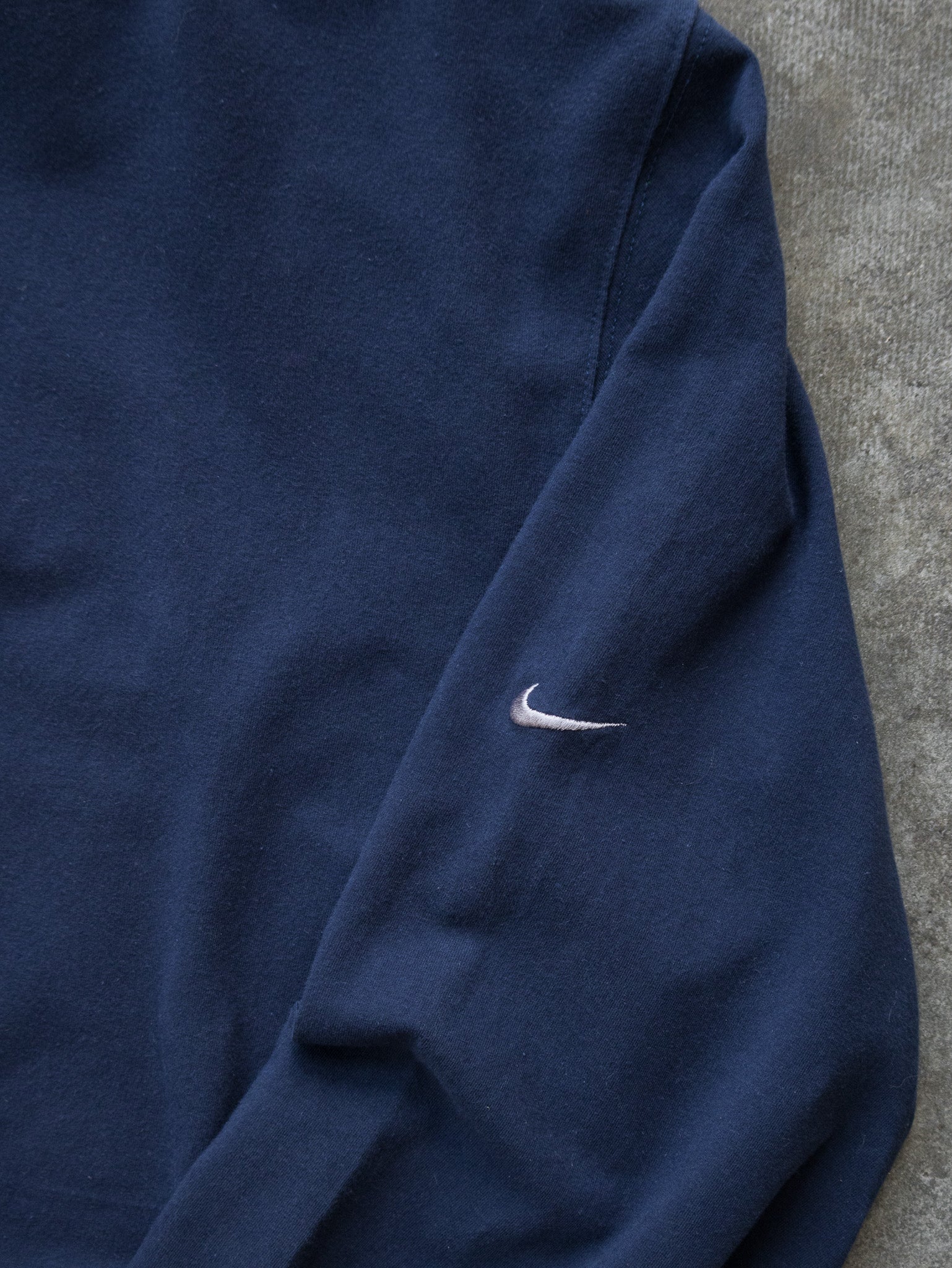 Vintage 00s Navy Nike V-Neck Long Sleeve (L)