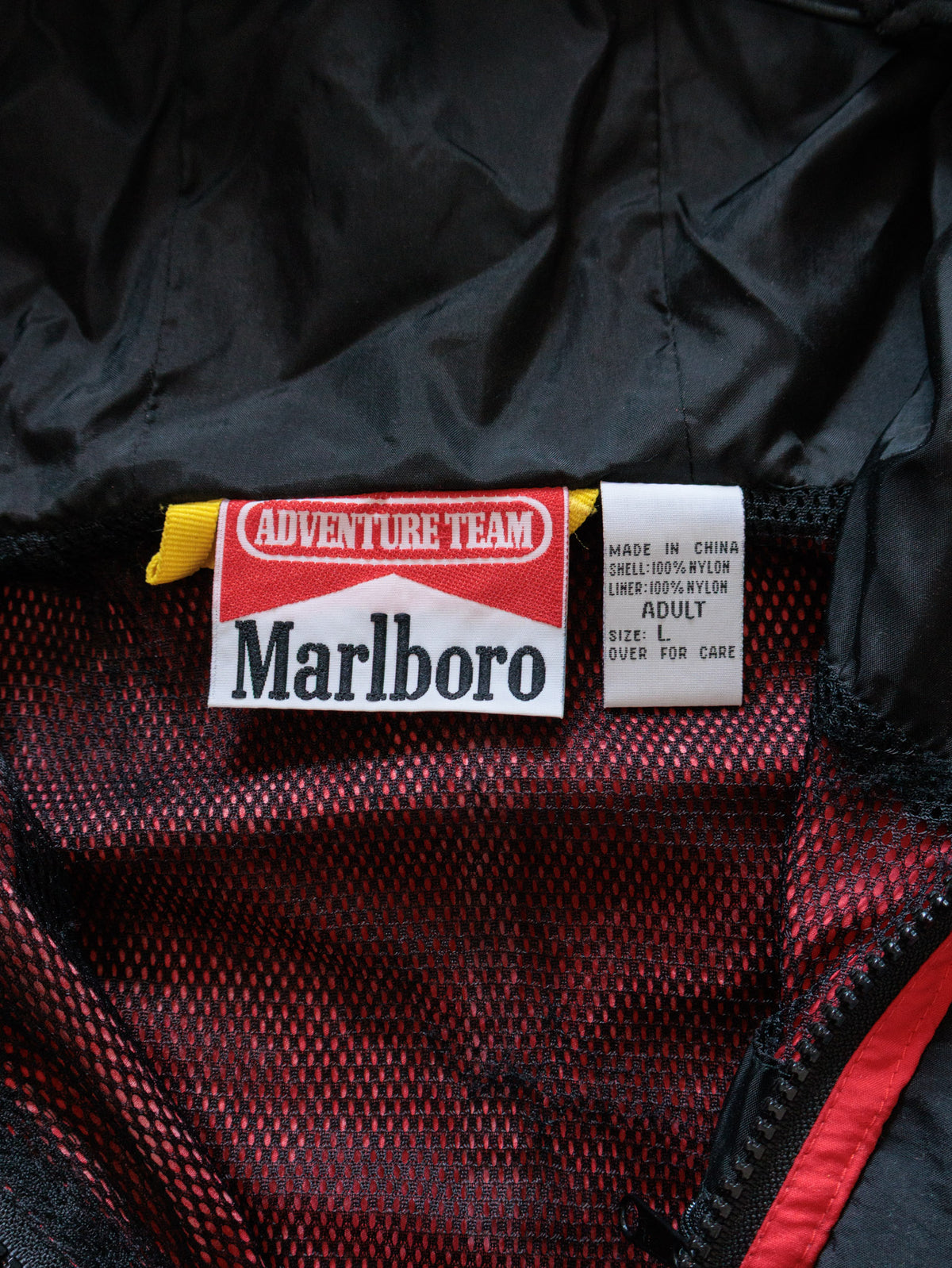 Vintage 90s Red Marlboro Adventure Team Windbreaker (L)