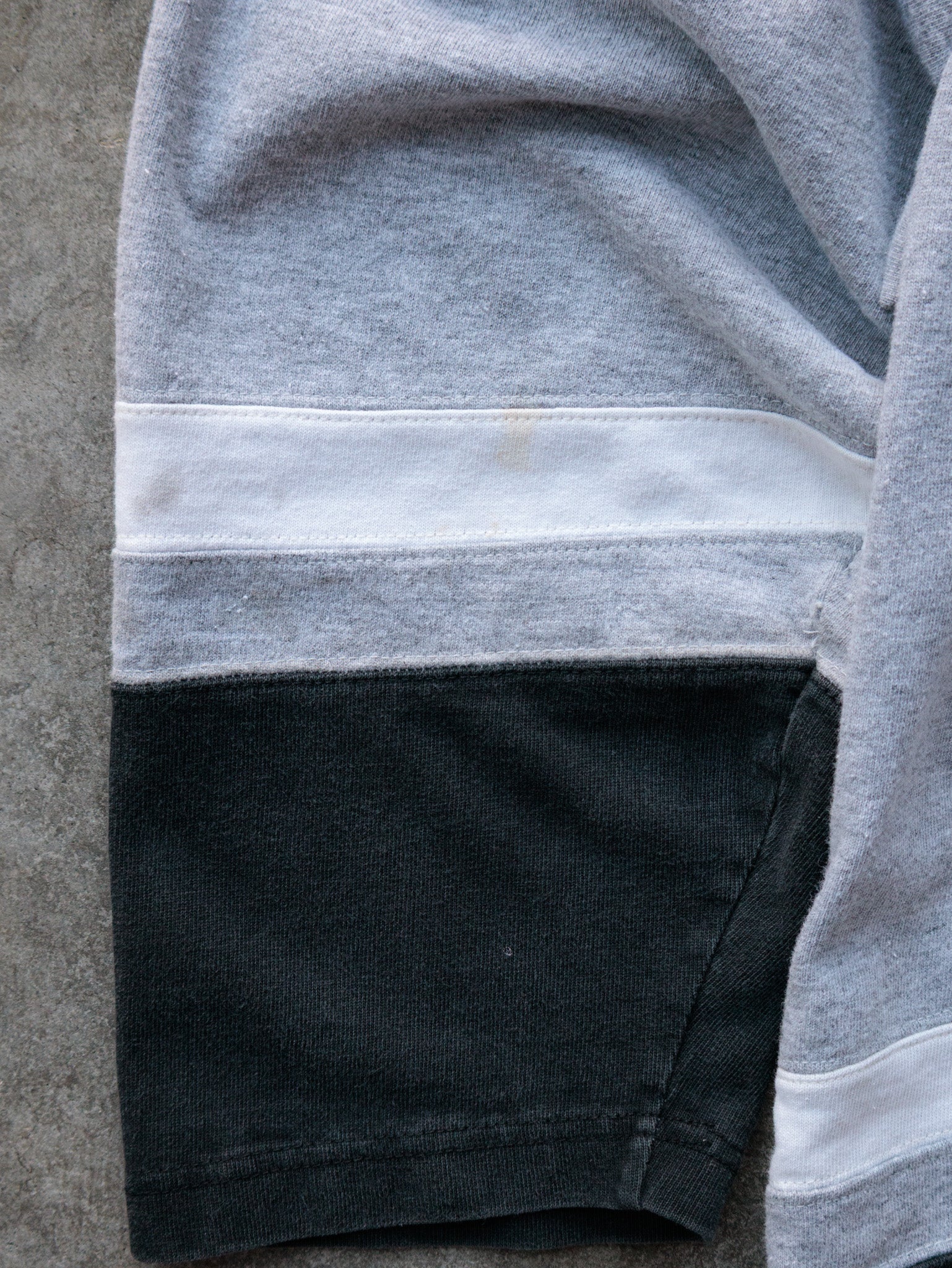 Vintage 90s Grey University Alaska Anchorage Colourblock V-Neck Sweatshirt (XL)