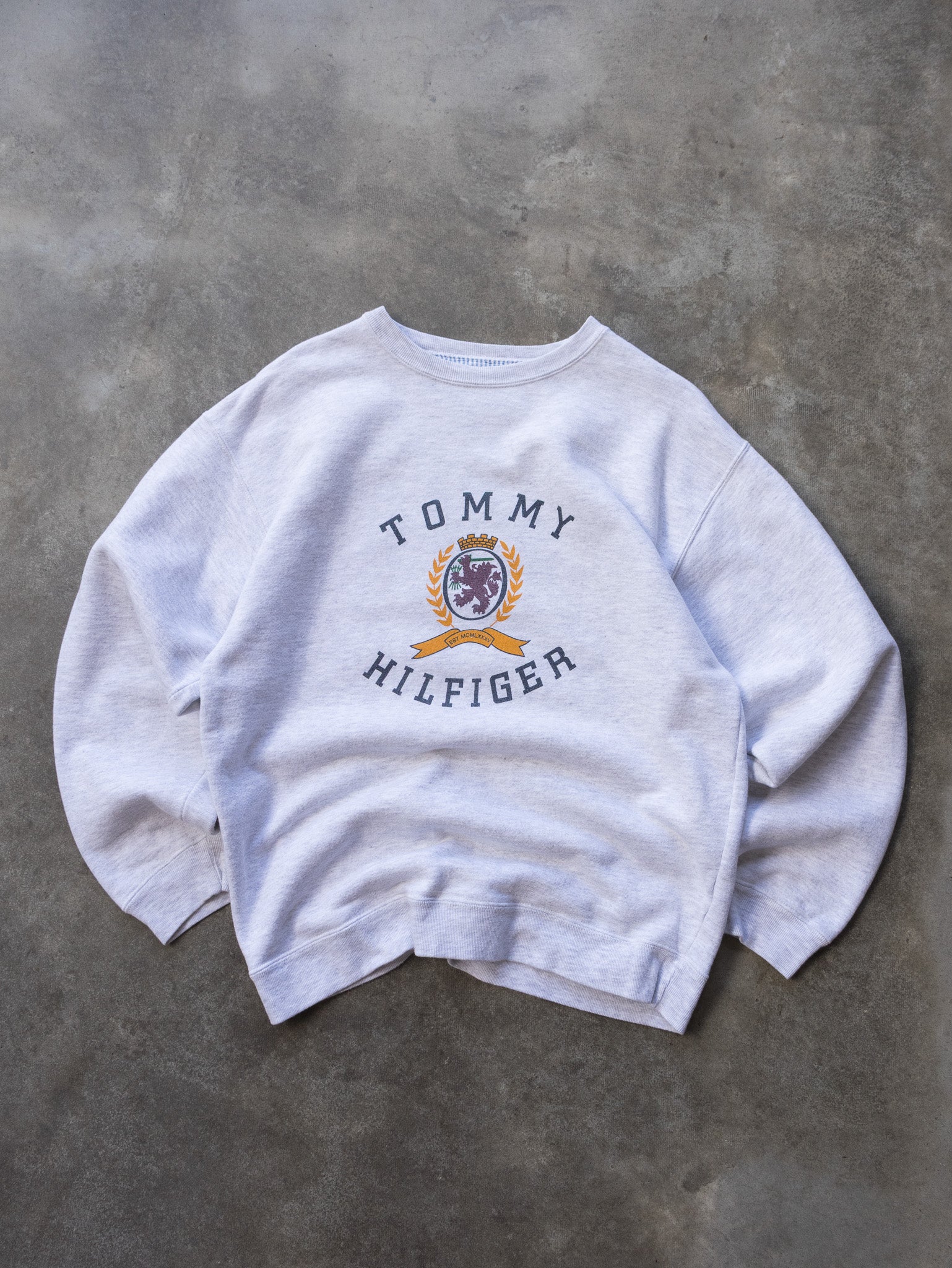 Vintage 90s Grey Tommy Hilfiger Sweatshirt (M)