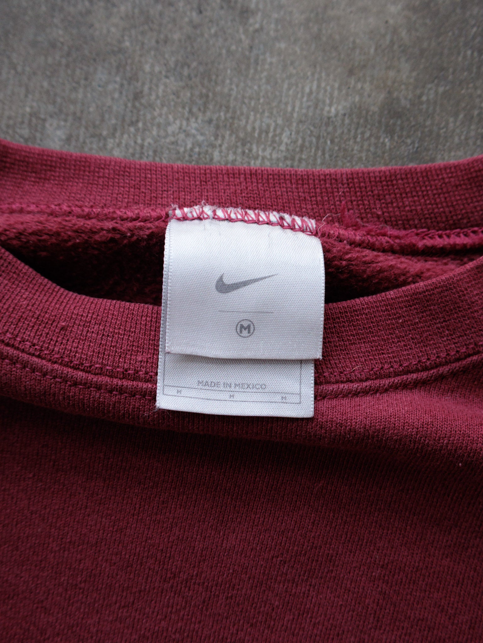 Vintage 00s Burgundy Nike Sweatshirt (M)