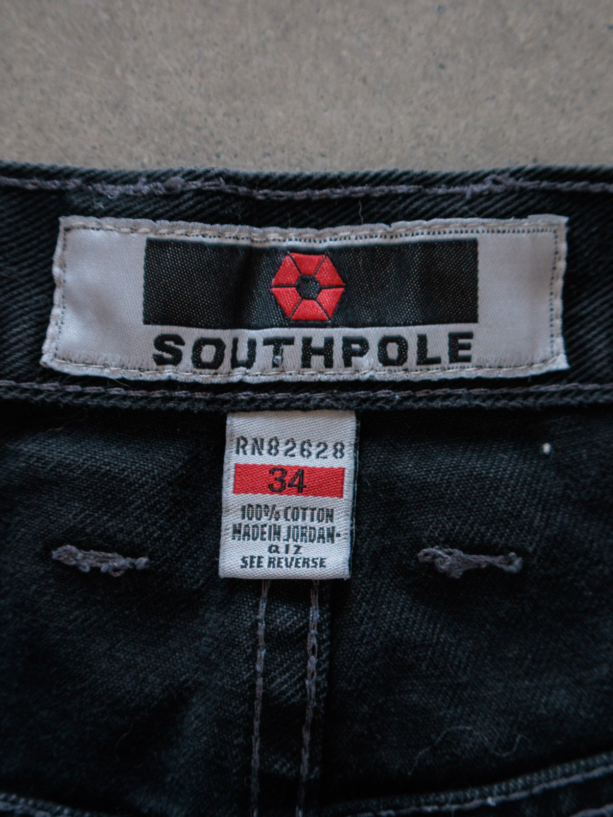 Vintage 00s Black Southpole Cargo Shorts (W34)