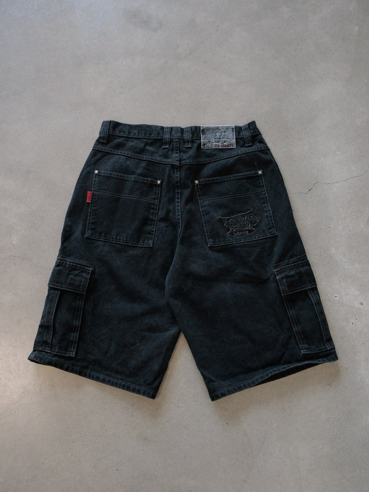 Vintage 00s Black Southpole Cargo Shorts (W34)