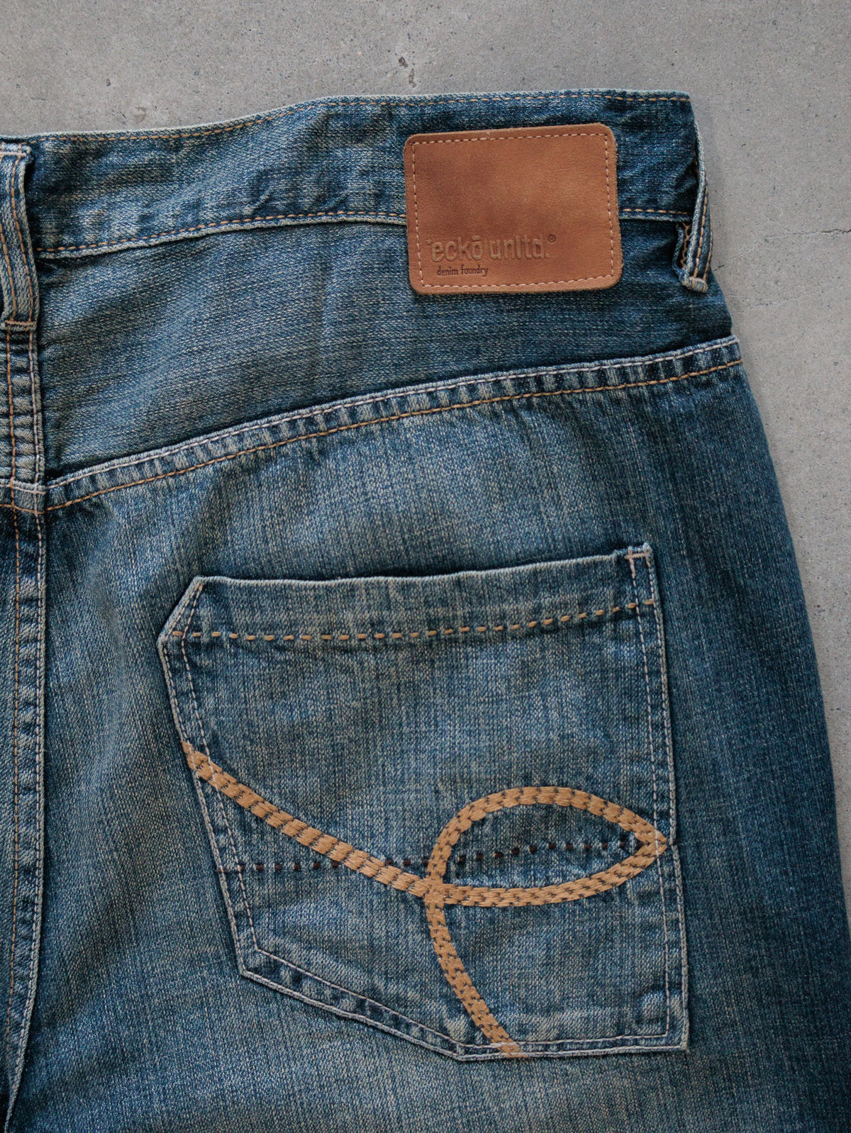 Vintage 00s Blue Ecko Unltd Denim Shorts (W36)