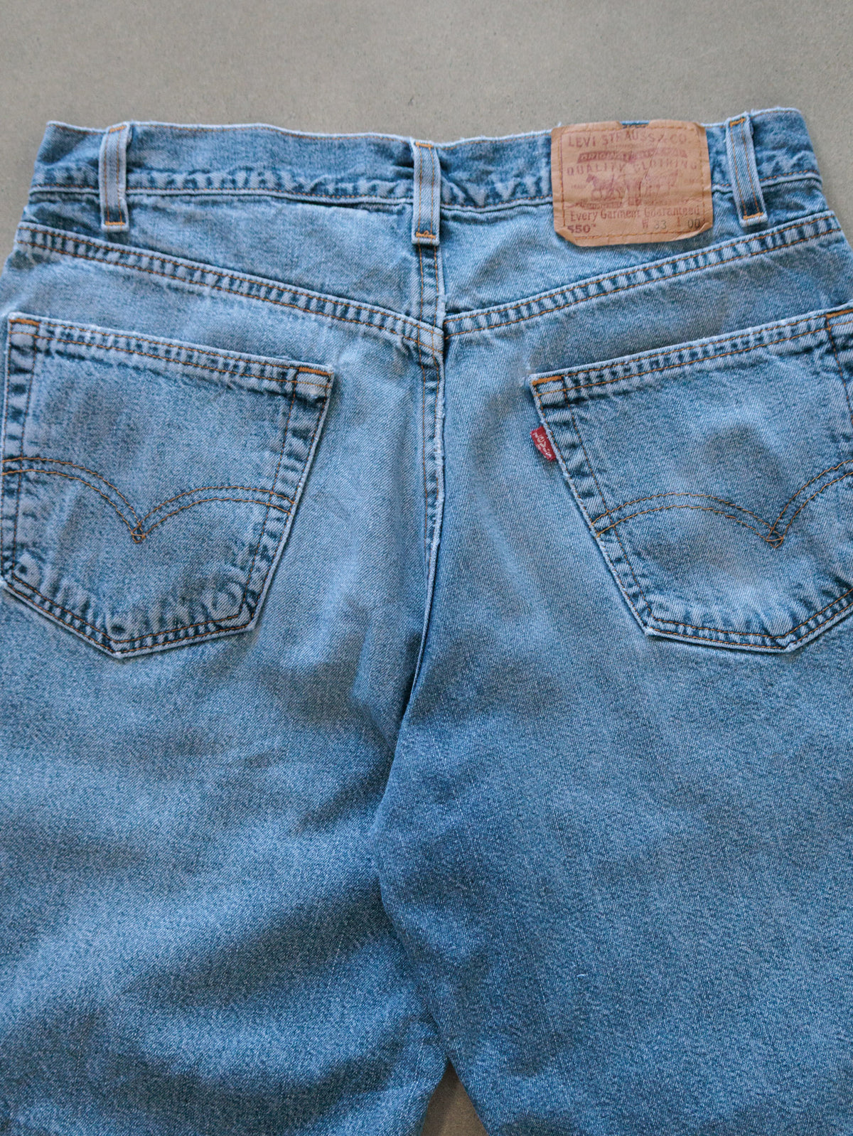 Vintage 90s Blue Levi's 550 Denim Shorts (W33)