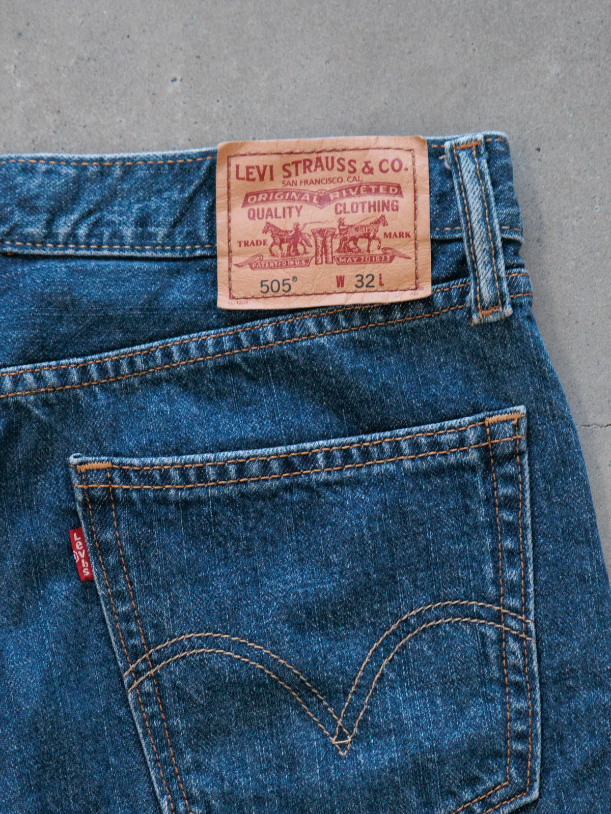 Vintage Blue Levi's 505 Denim Shorts (W32)