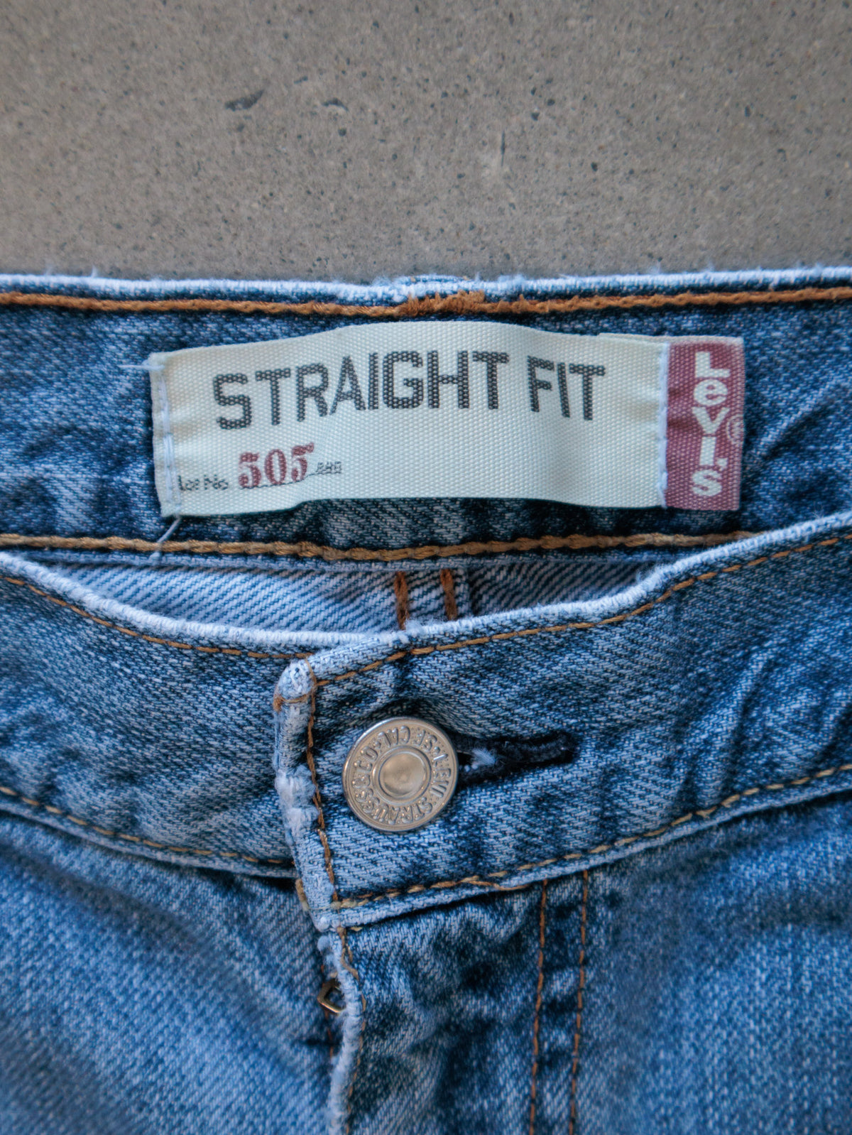 Vintage Levi's 505 Denim Shorts (W38)