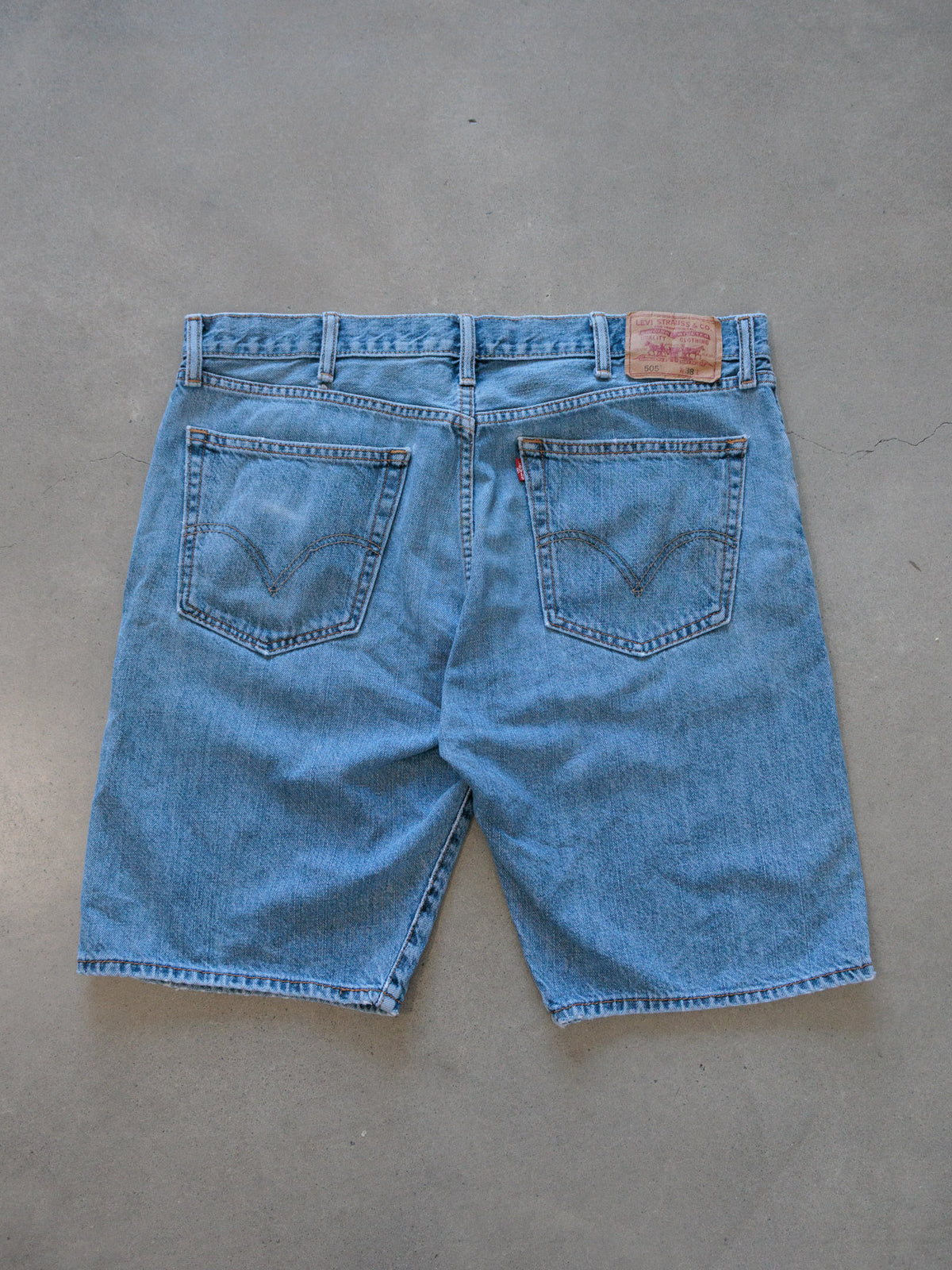 Vintage Levi's 505 Denim Shorts (W38)