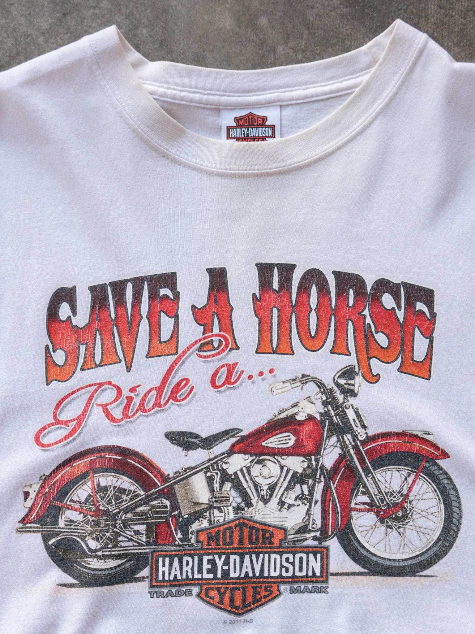 Vintage White Harley-Davidson Calgary Tank (XL)