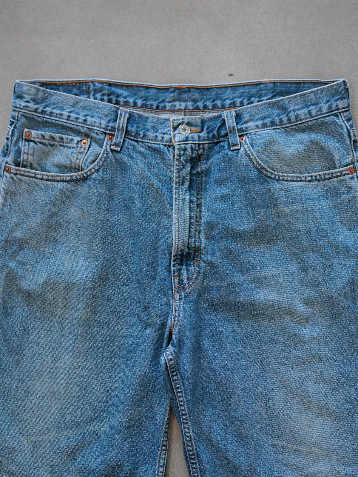 Vintage Blue Levi's 550 Denim Shorts (W38)