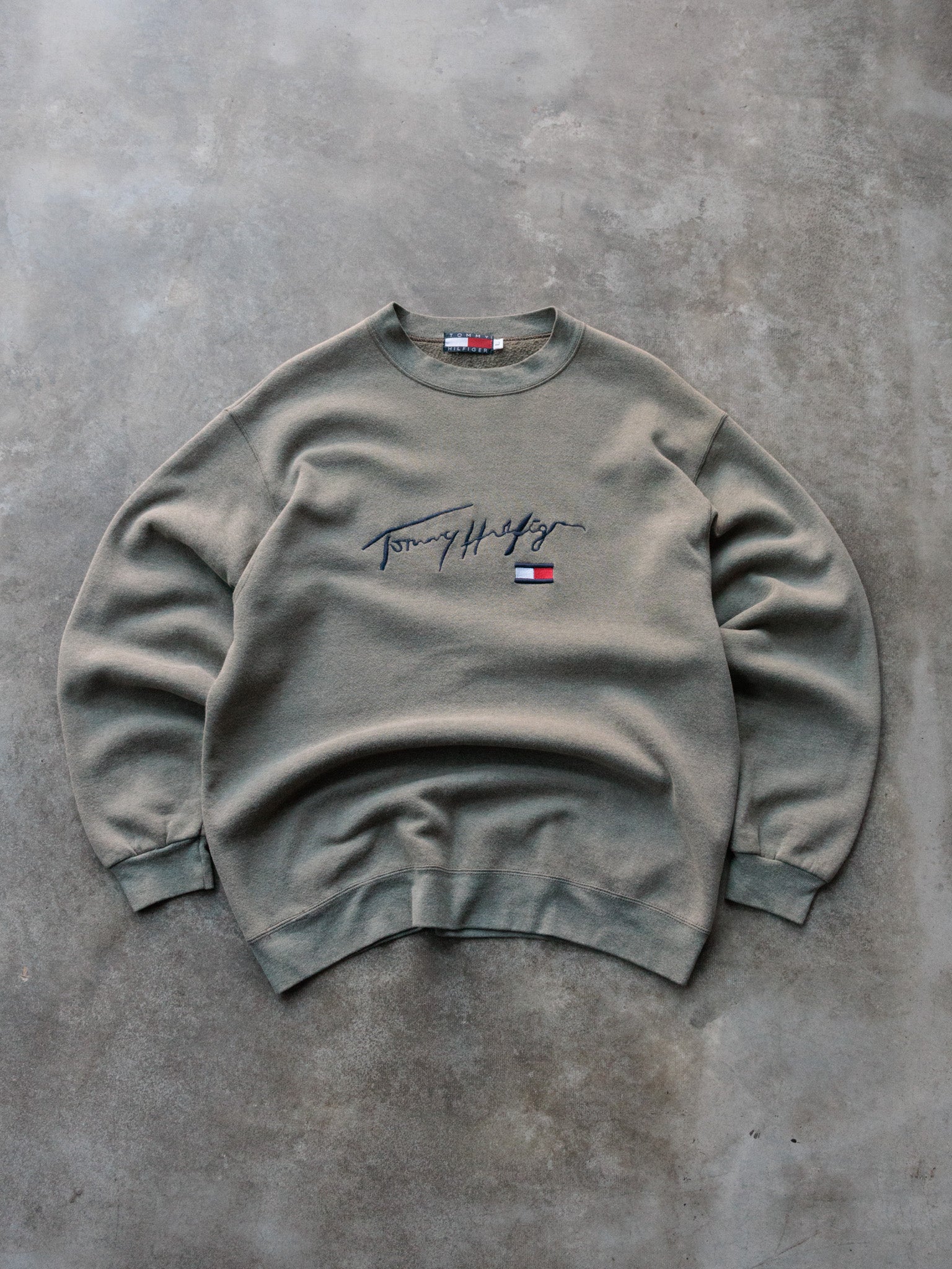 Vintage 90s Green Tommy Hilfiger Sweatshirt (L)