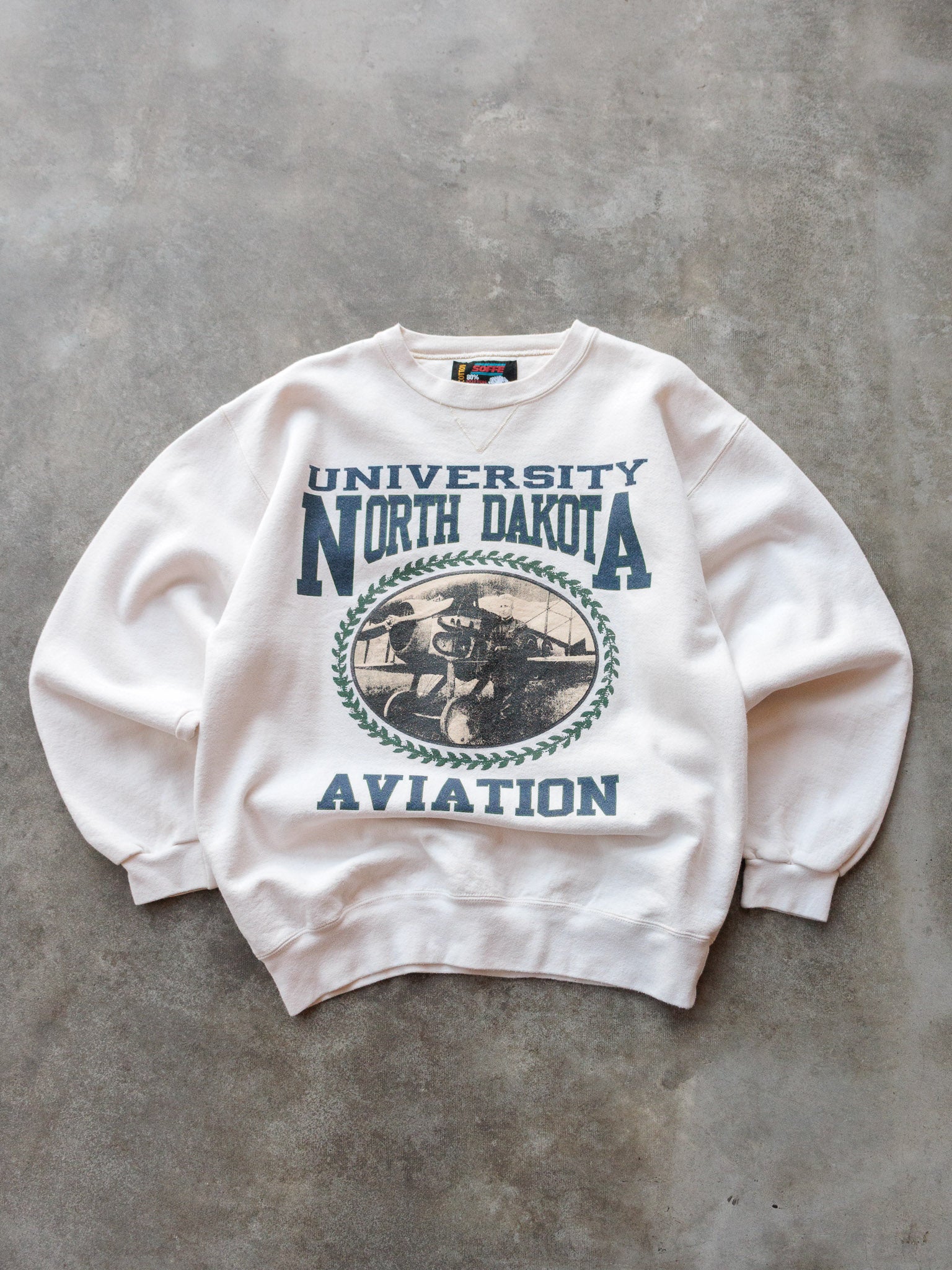 Vintage 90s Cream University of North Dakota Aviation Sweatshirt (L)
