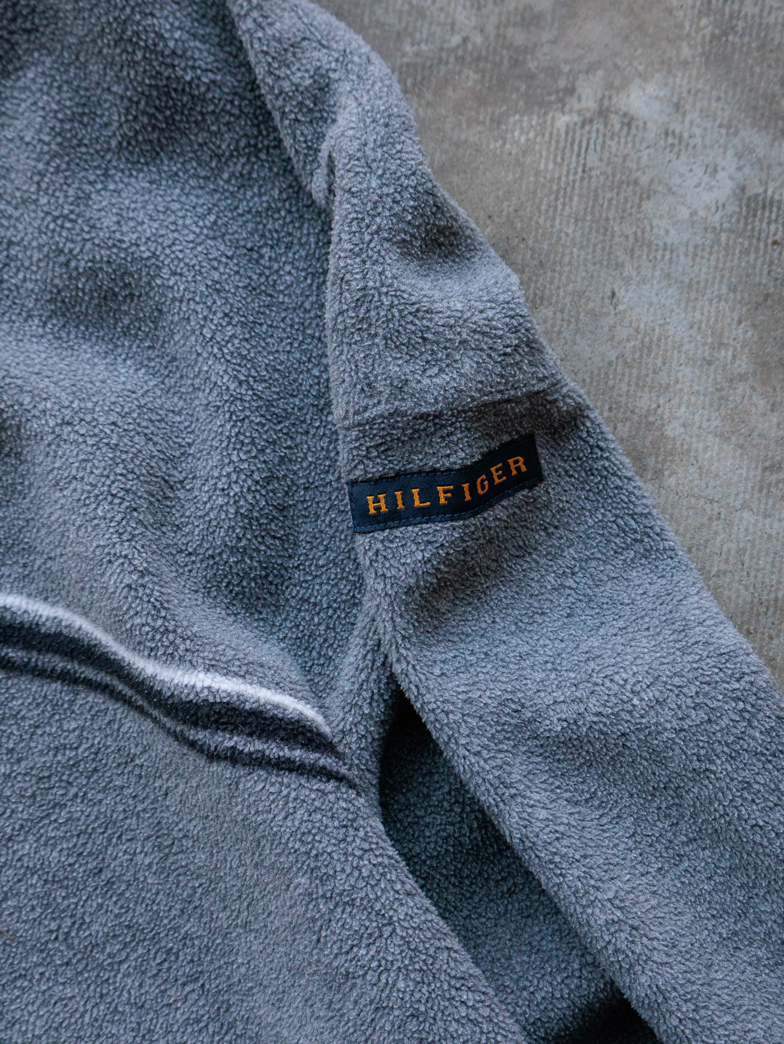 Vintage 90s Grey Tommy Hilfiger Fleece Sweatshirt (L)