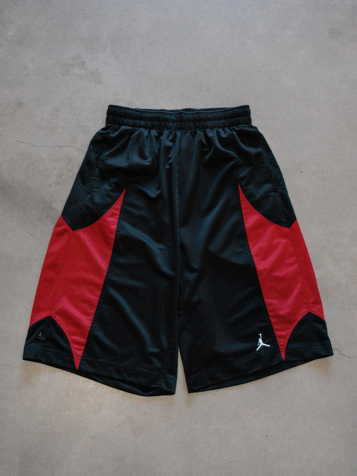 Vintage 00s Black Jordan Basketball Shorts (M)