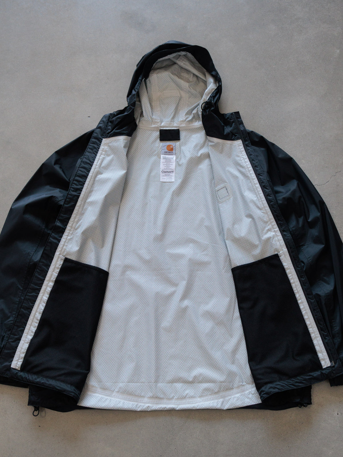 Vintage Carhartt J219 BLK 'Black' Windbreaker (XL)
