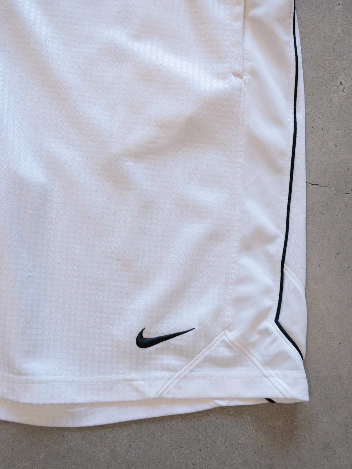 Vintage 00s White Nike Shorts (M)
