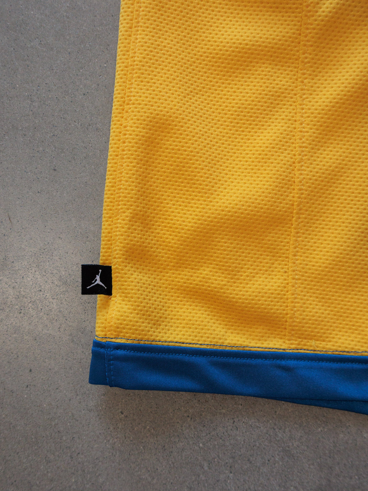 Vintage 00s Yellow Jordan Colourblock Basketball Shorts (XL)