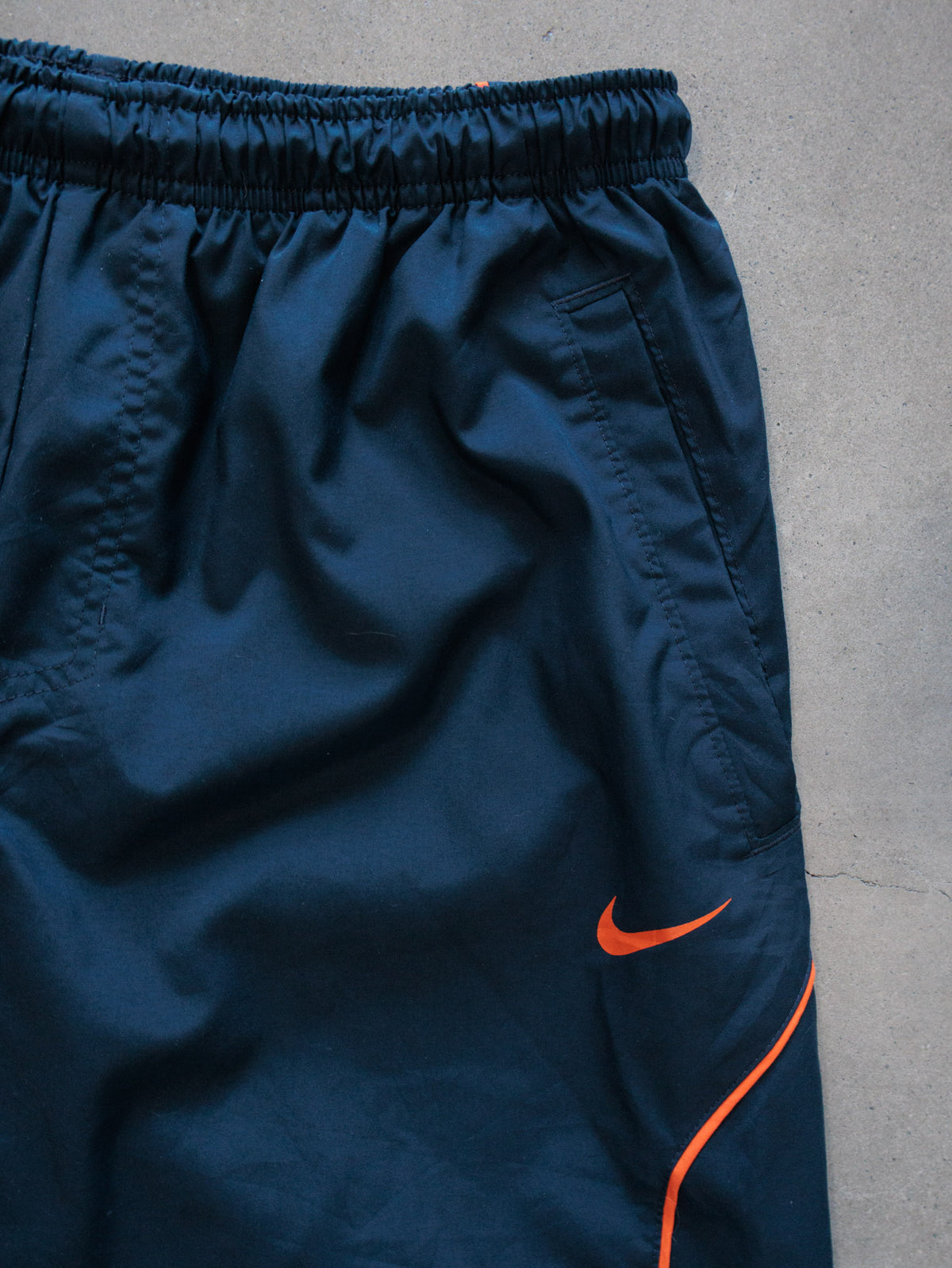 Vintage 00s Navy Nike Swim Shorts (M)