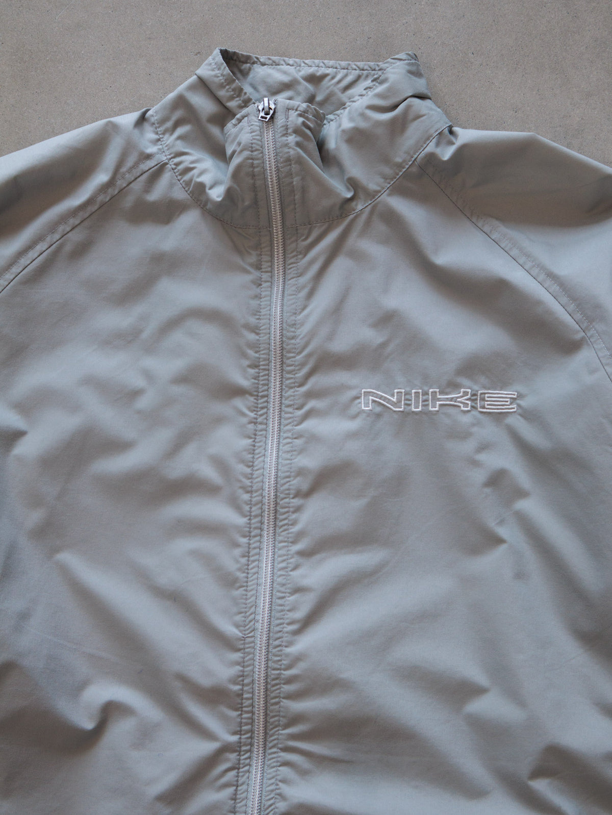 Vintage 00s Grey Nike Windbreaker (L)
