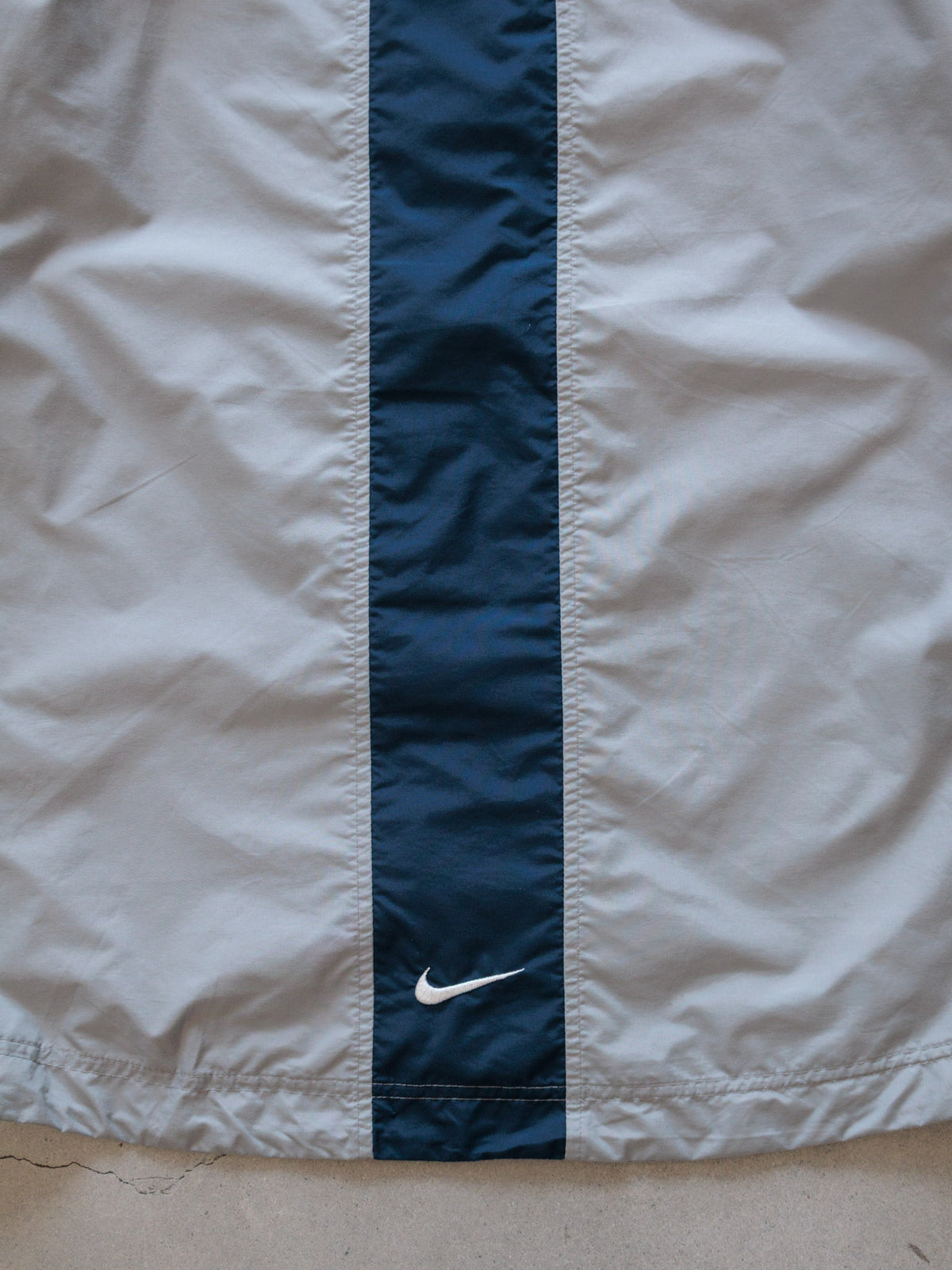 Vintage 00s Grey Nike Windbreaker (L)