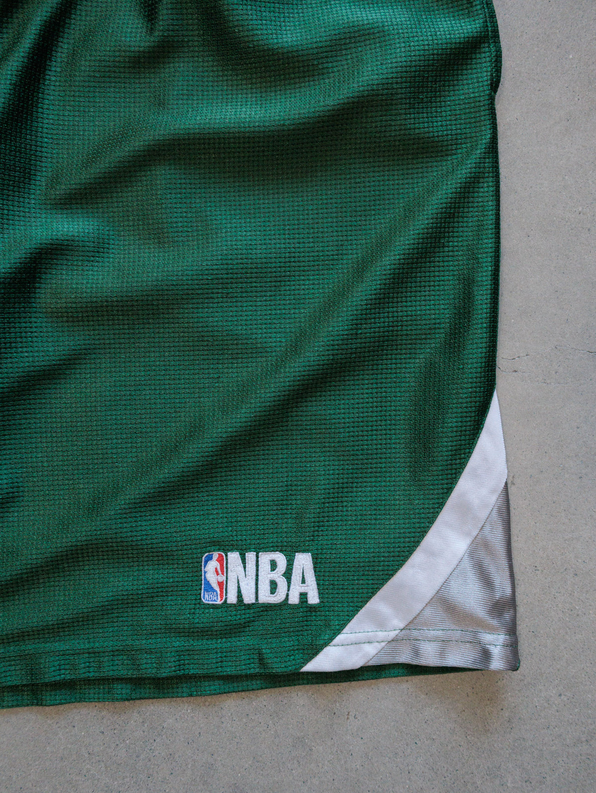 Vintage 00s Green NBA Basketball Shorts (L)