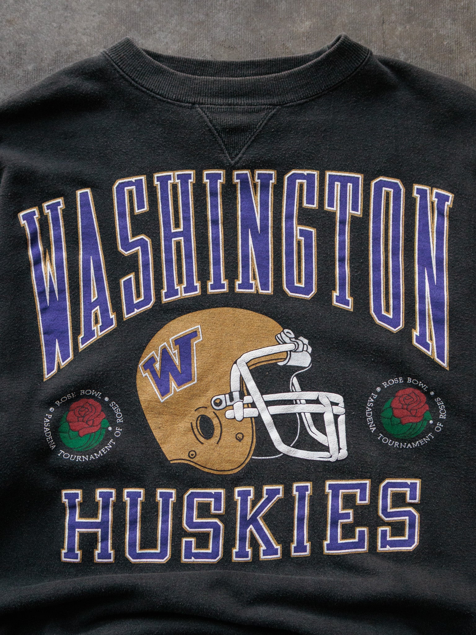 Vintage 90s Black Washington Huskies Sweatshirt (XL)