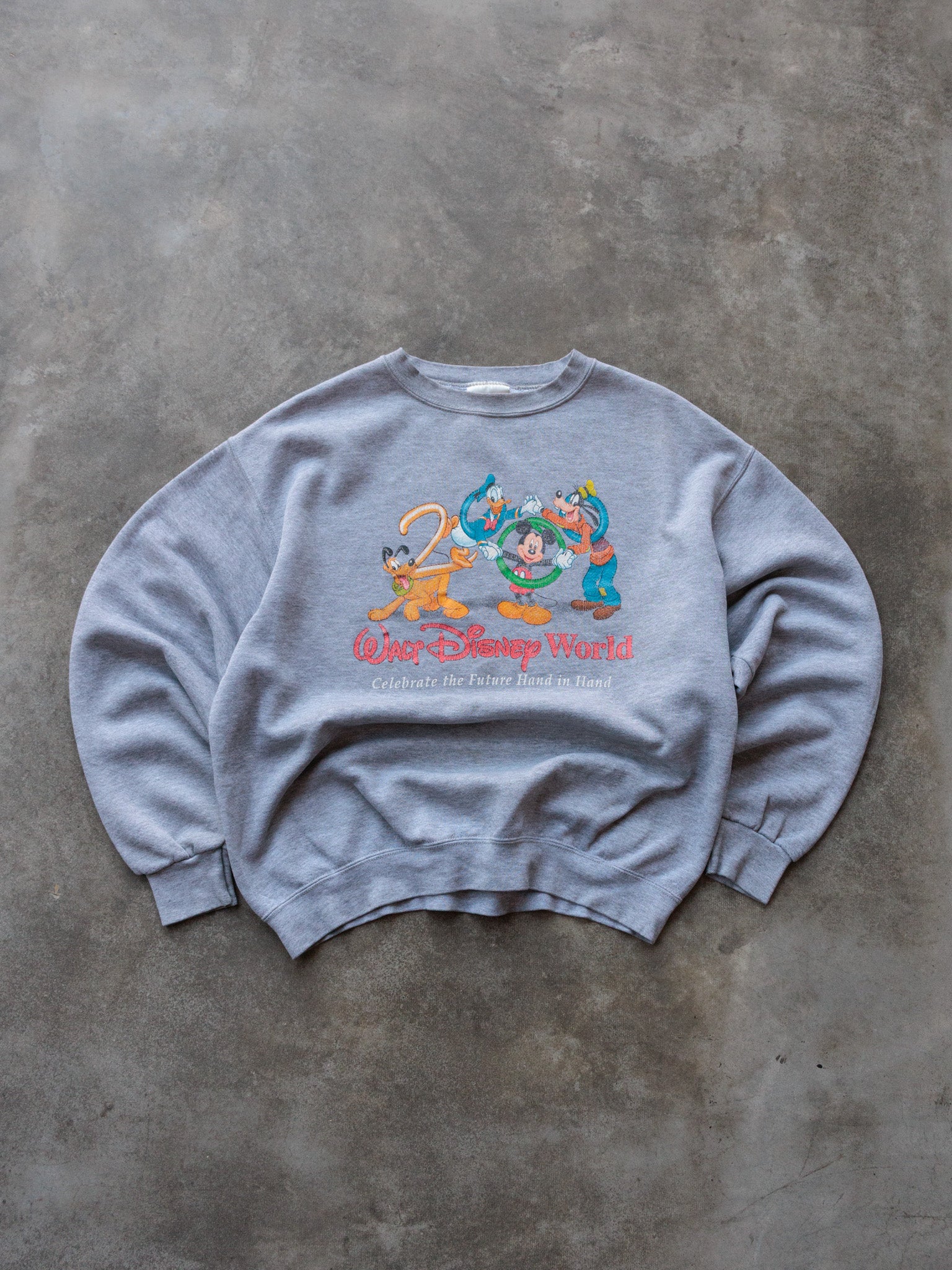 Vintage 2000 Grey Walt Disney World Sweatshirt (-)