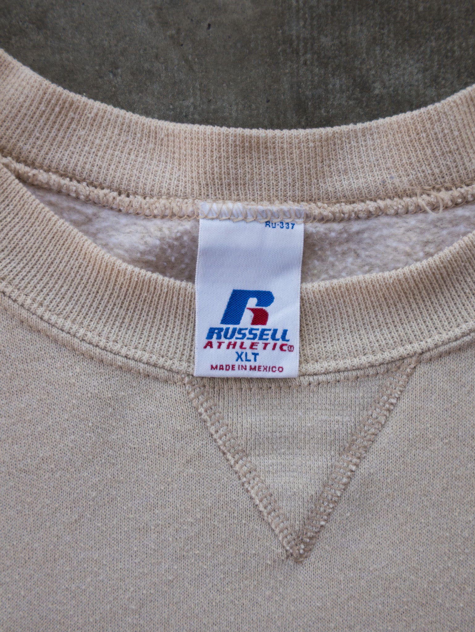 Vintage Cream Russell Athletic Blank Sweatshirt (XL)