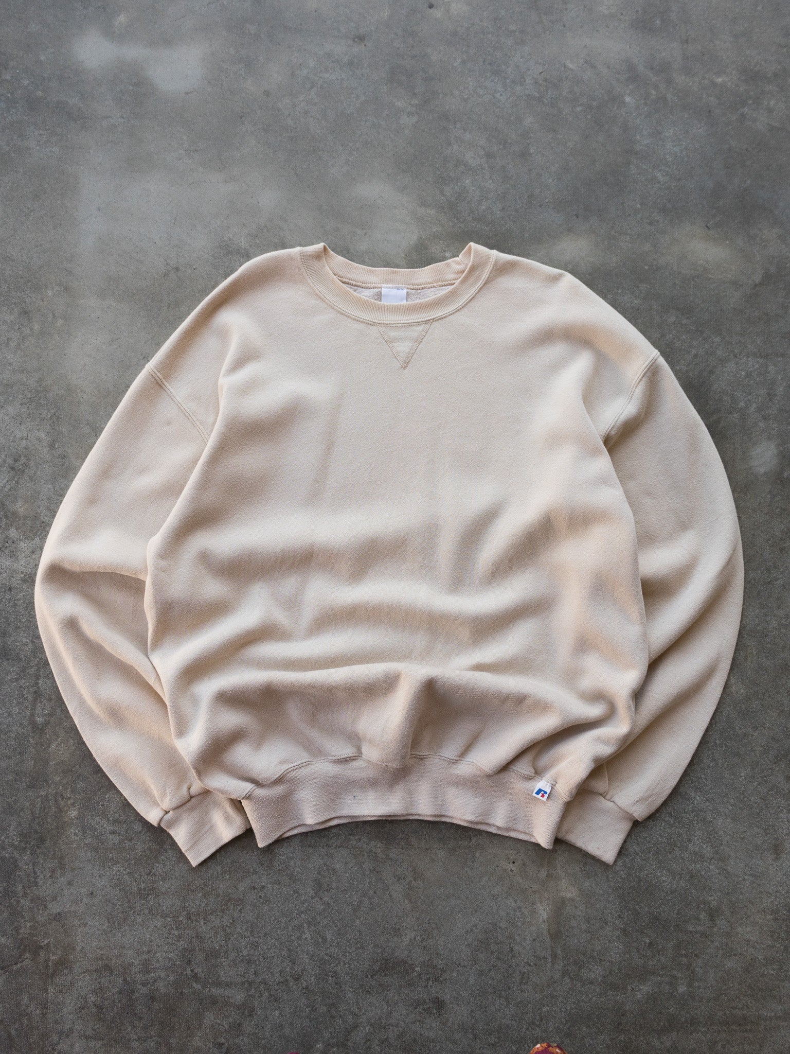 Vintage Cream Russell Athletic Blank Sweatshirt (XL)