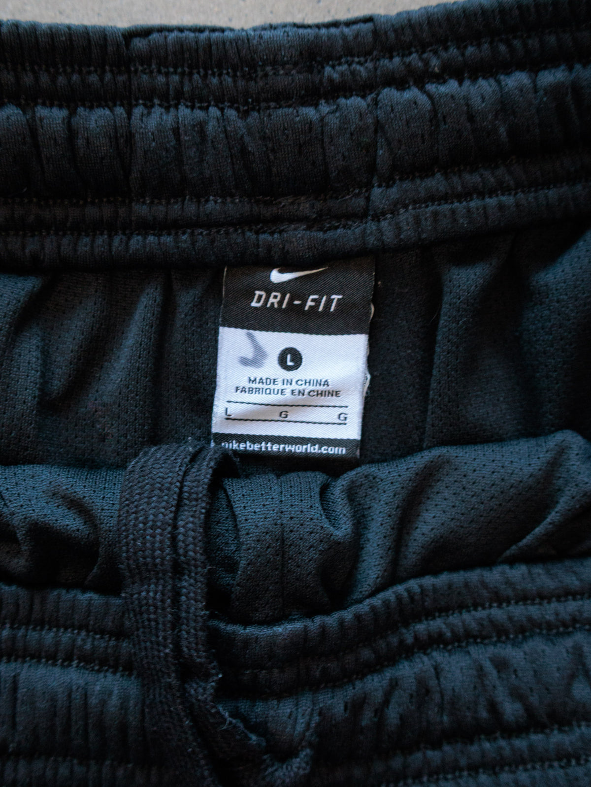 Vintage 00s Black Nike Mesh Shorts (L)