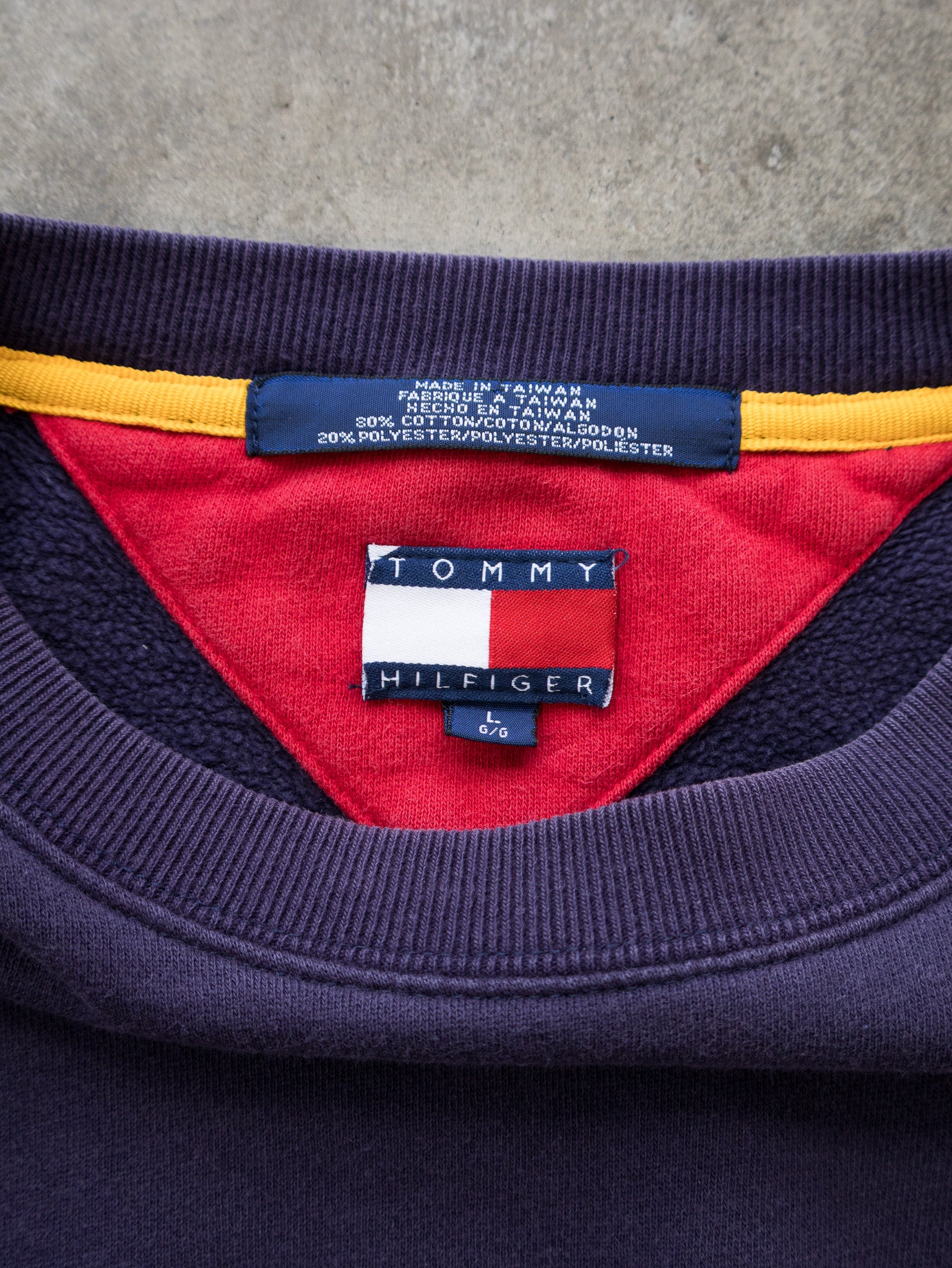 Vintage Navy Tommy Hilfiger Sweatshirt (L)
