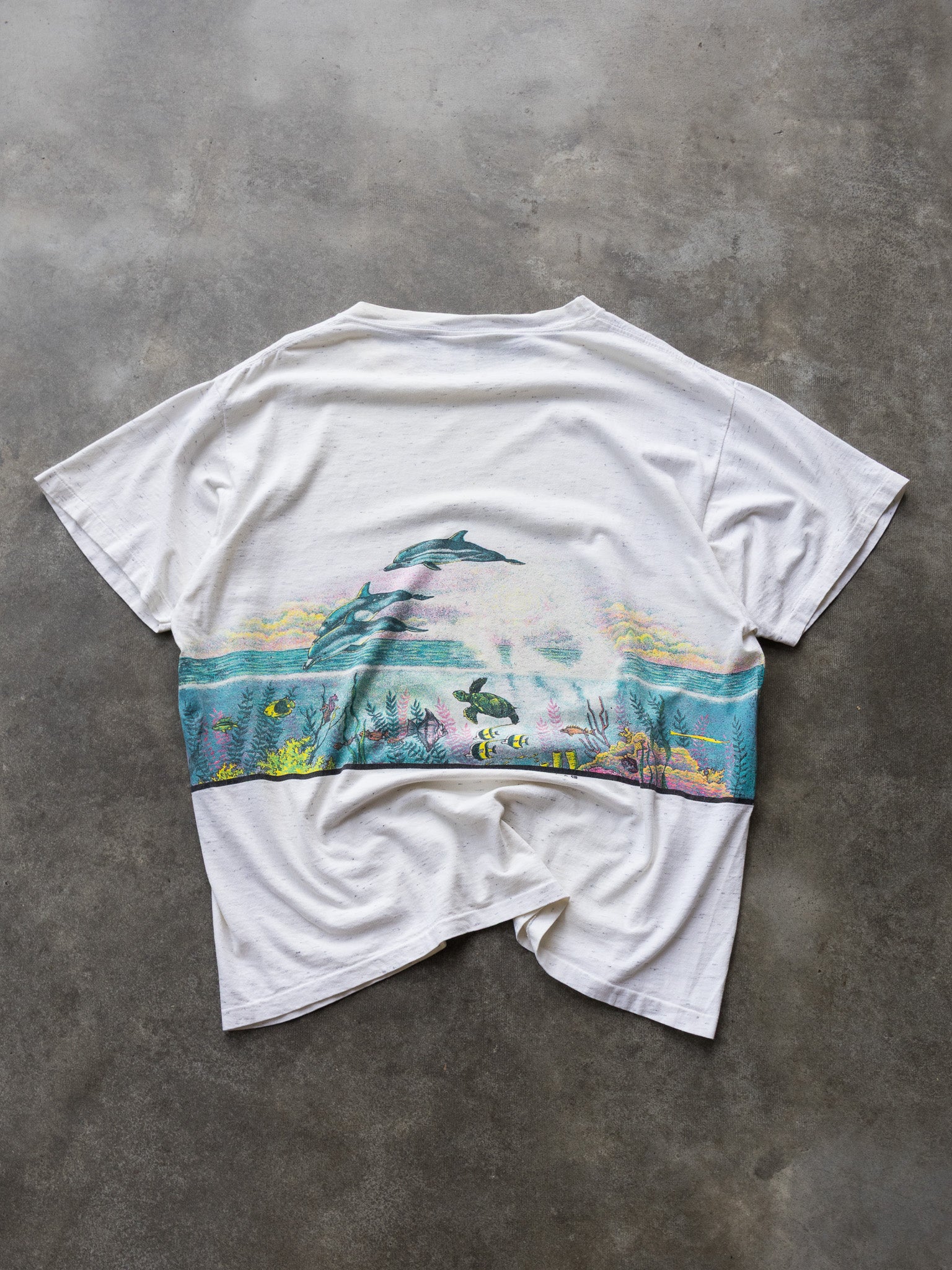 Vintage 90s White Maui Dolphin Wrap Around Tee (XL)
