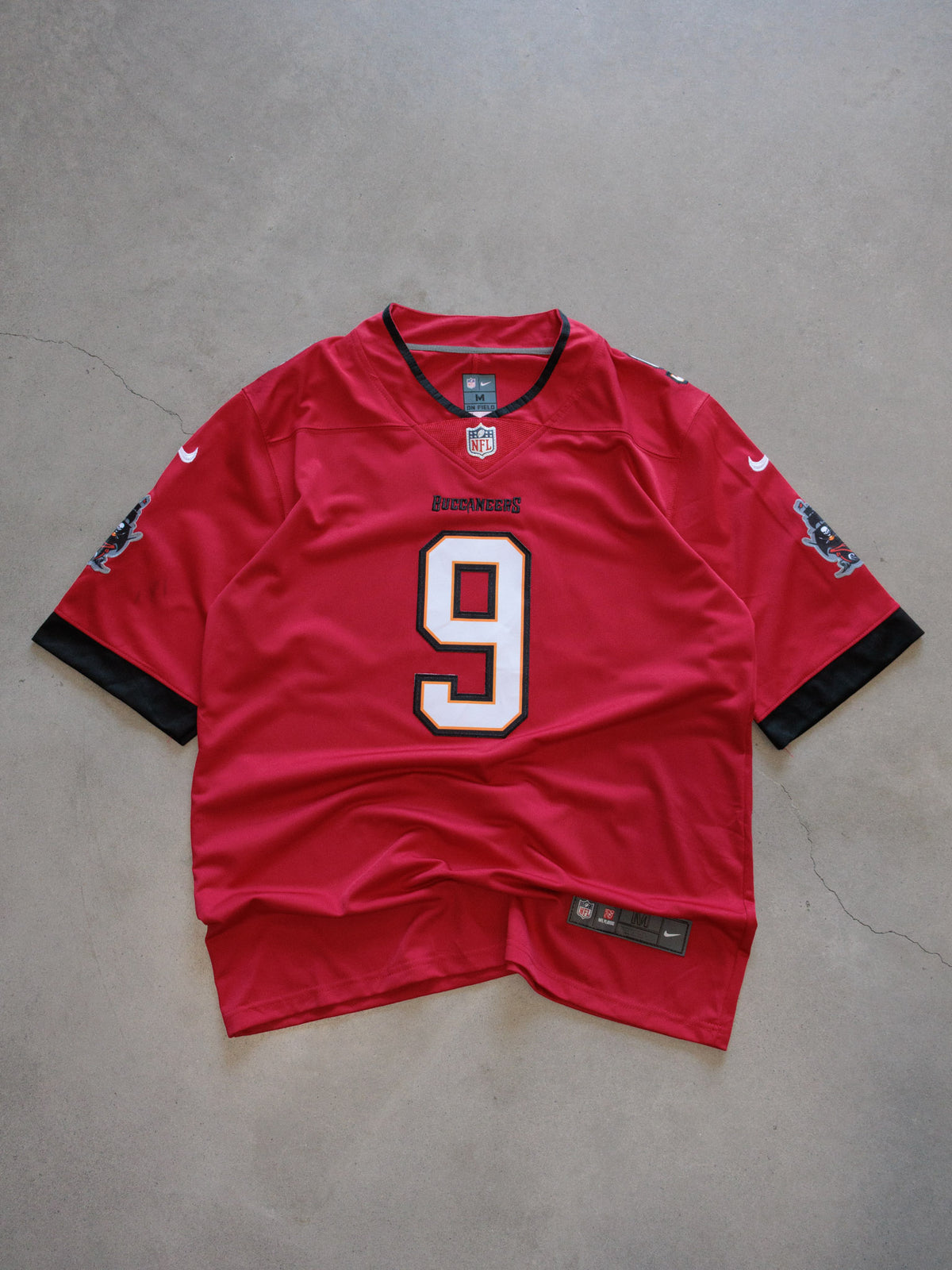 Red Nike Tampa Bay Buccaneers Egbuka Jersey (M)