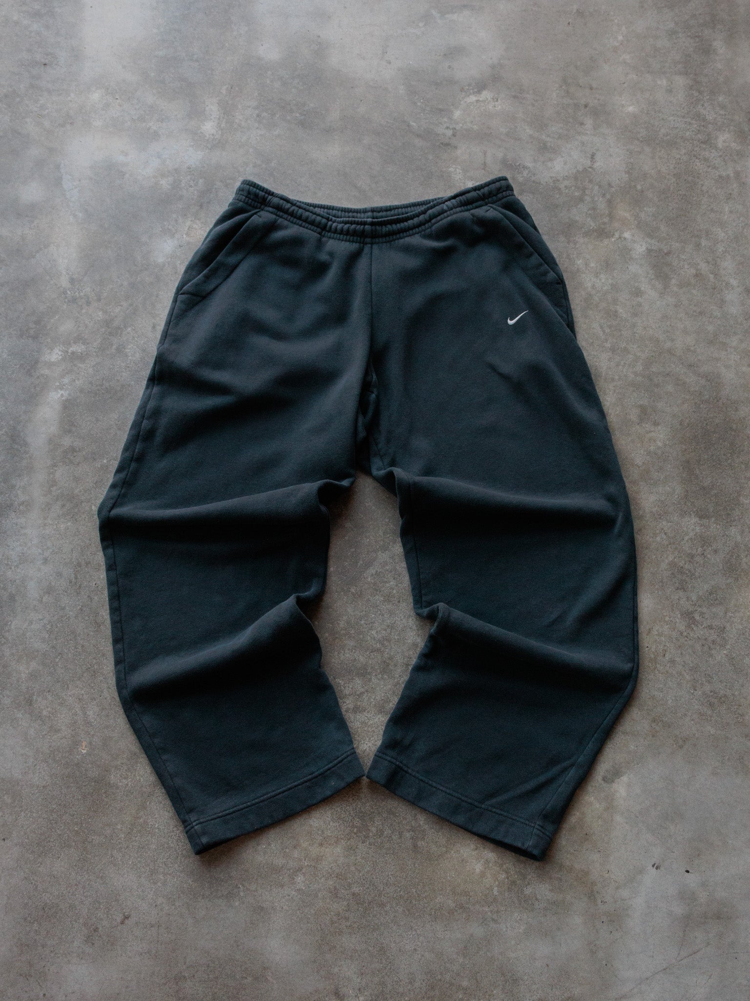 Vintage 00s Black Nike Sweatpants (L)
