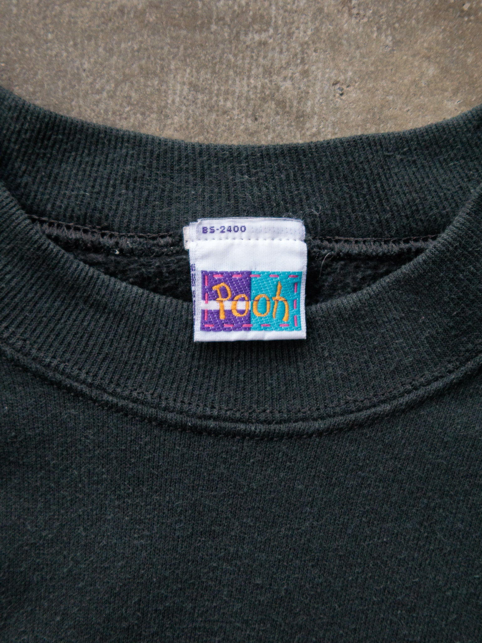 Vintage 90s Black Winnie the Pooh Sweatshirt (-)
