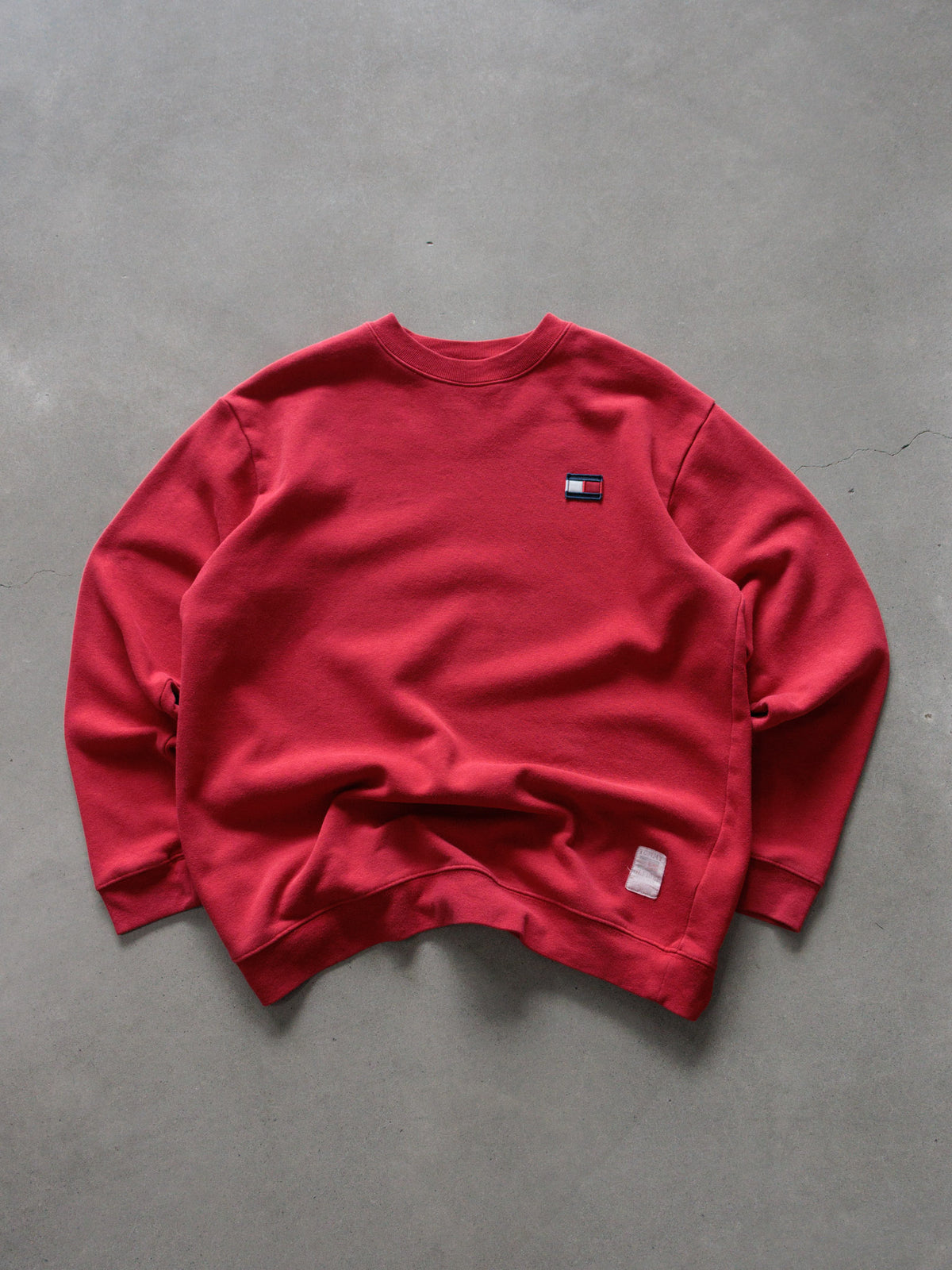 Vintage 90s Red Tommy Hilfiger Sweatshirt (M)