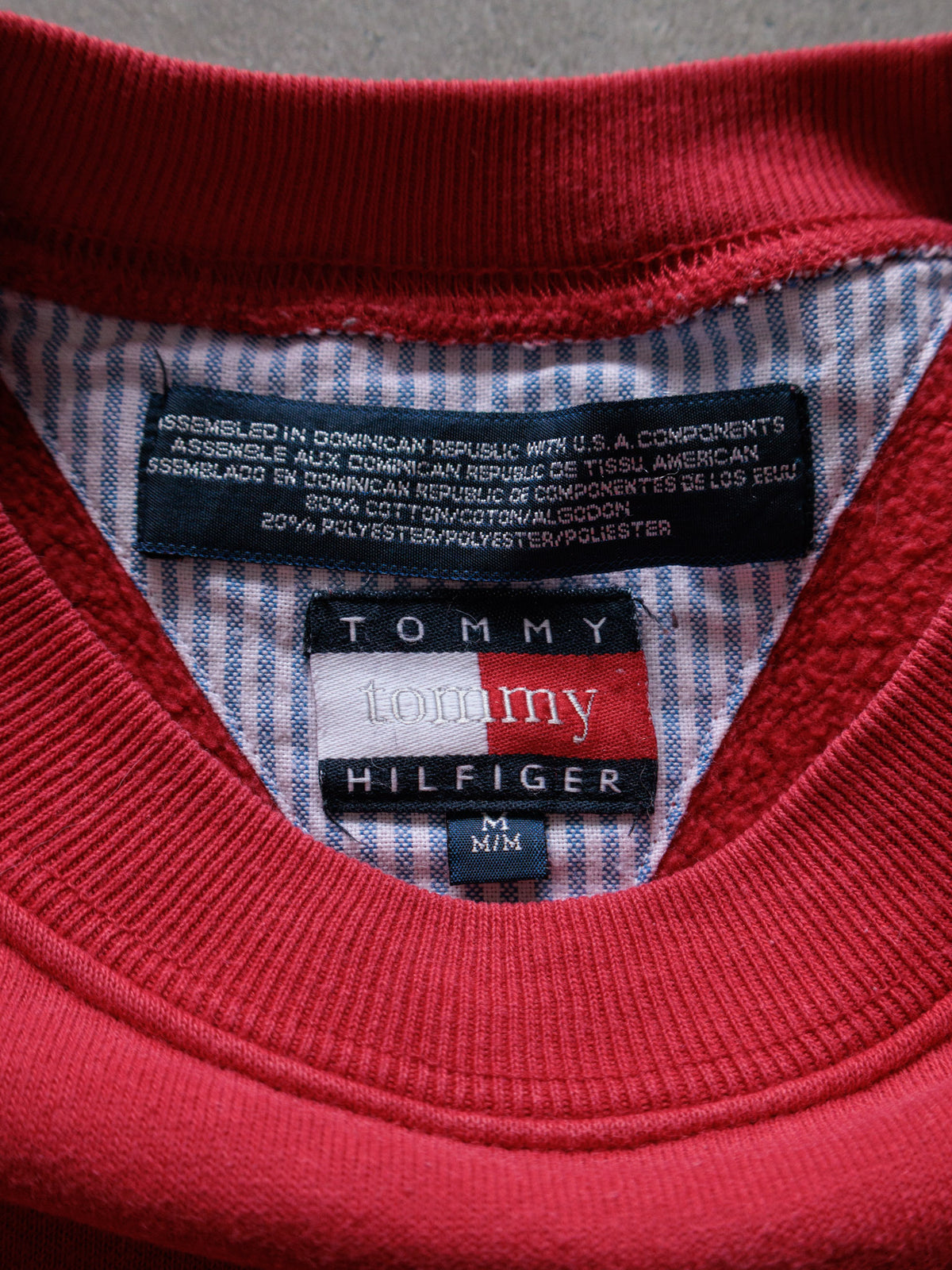 Vintage 90s Red Tommy Hilfiger Sweatshirt (M)