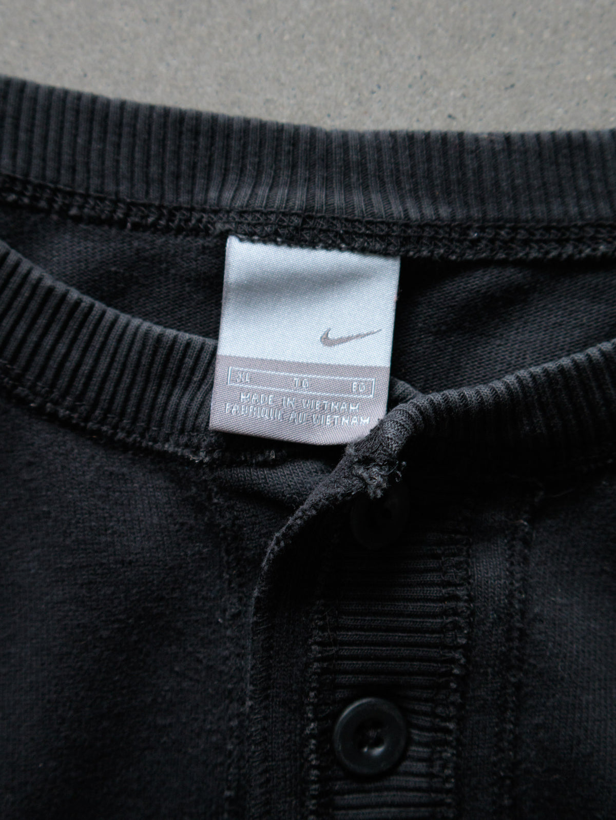 Vintage 00s Black Nike Henley Long Sleeve Tee (XL)